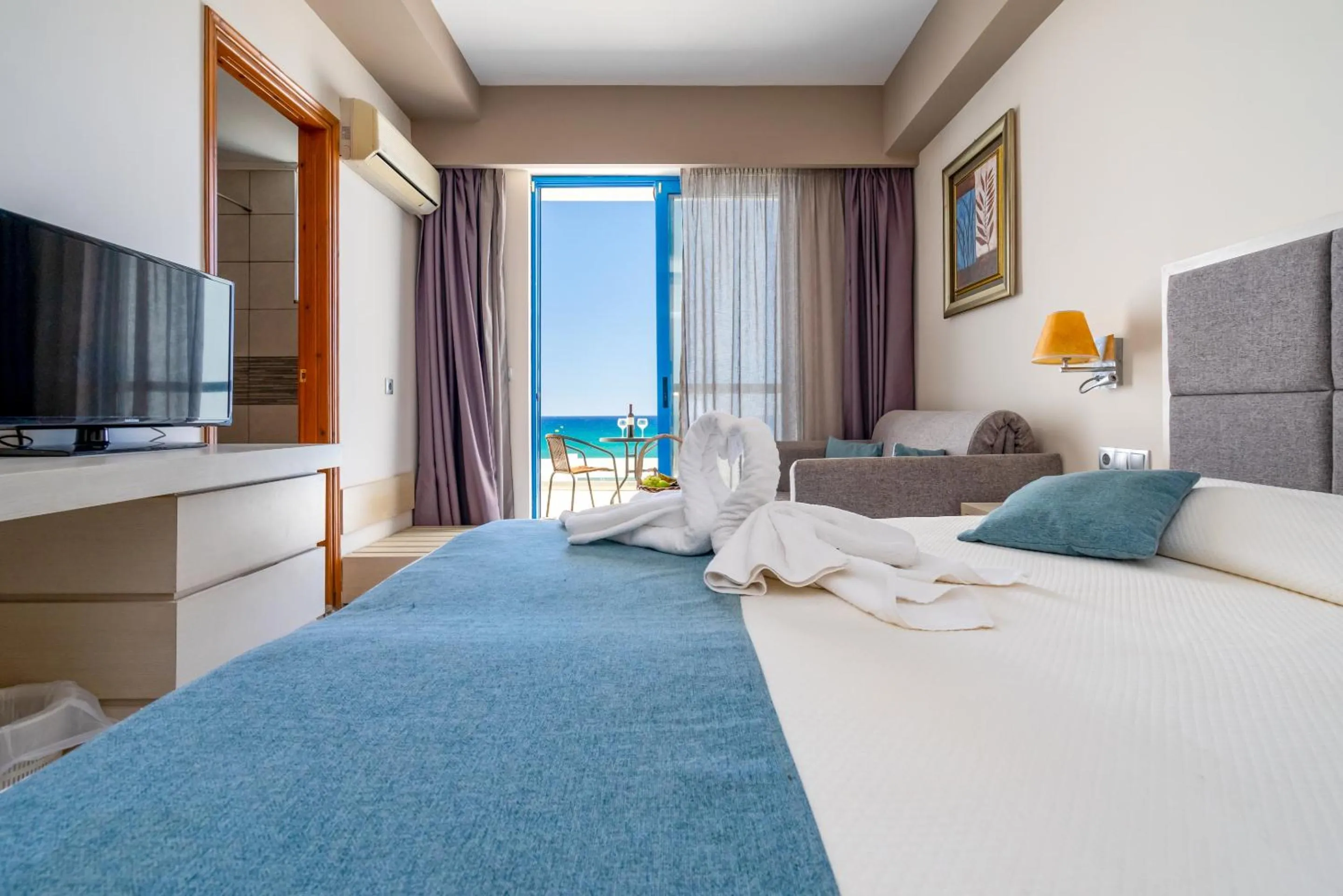 Bedroom, Bed in Kamari Beach