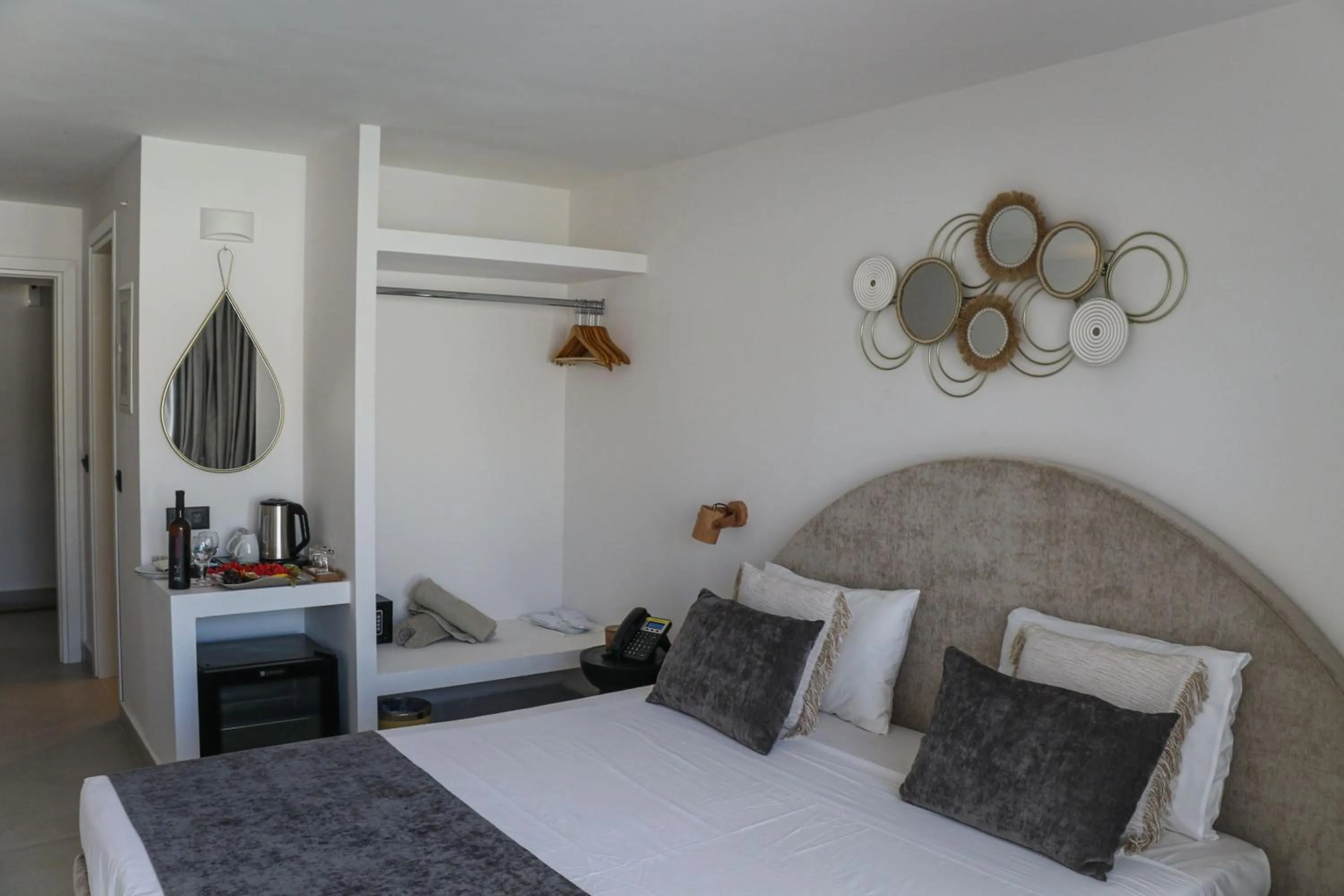 Bedroom, Bed in Kamari Beach