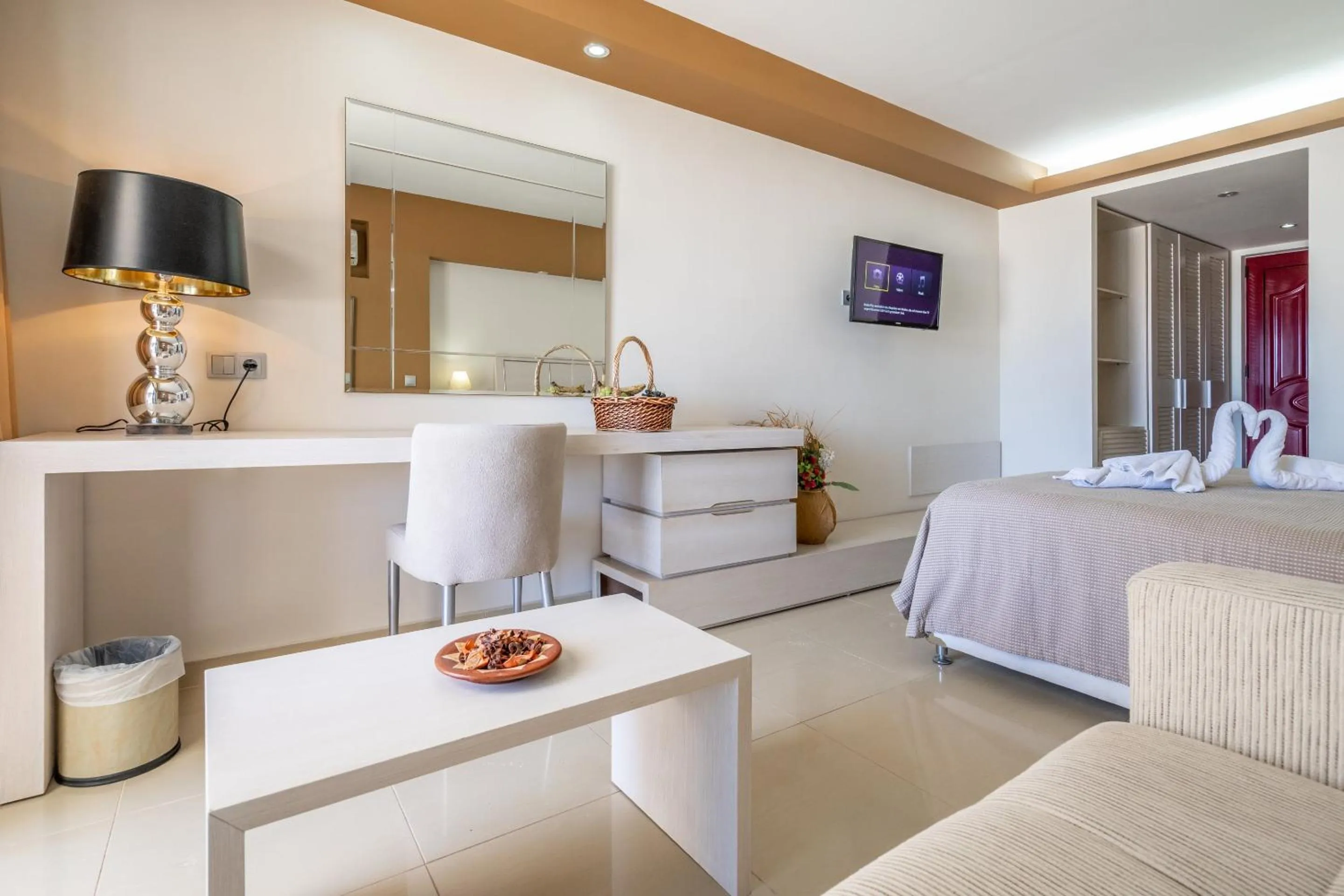 TV and multimedia, Bed in Kamari Beach