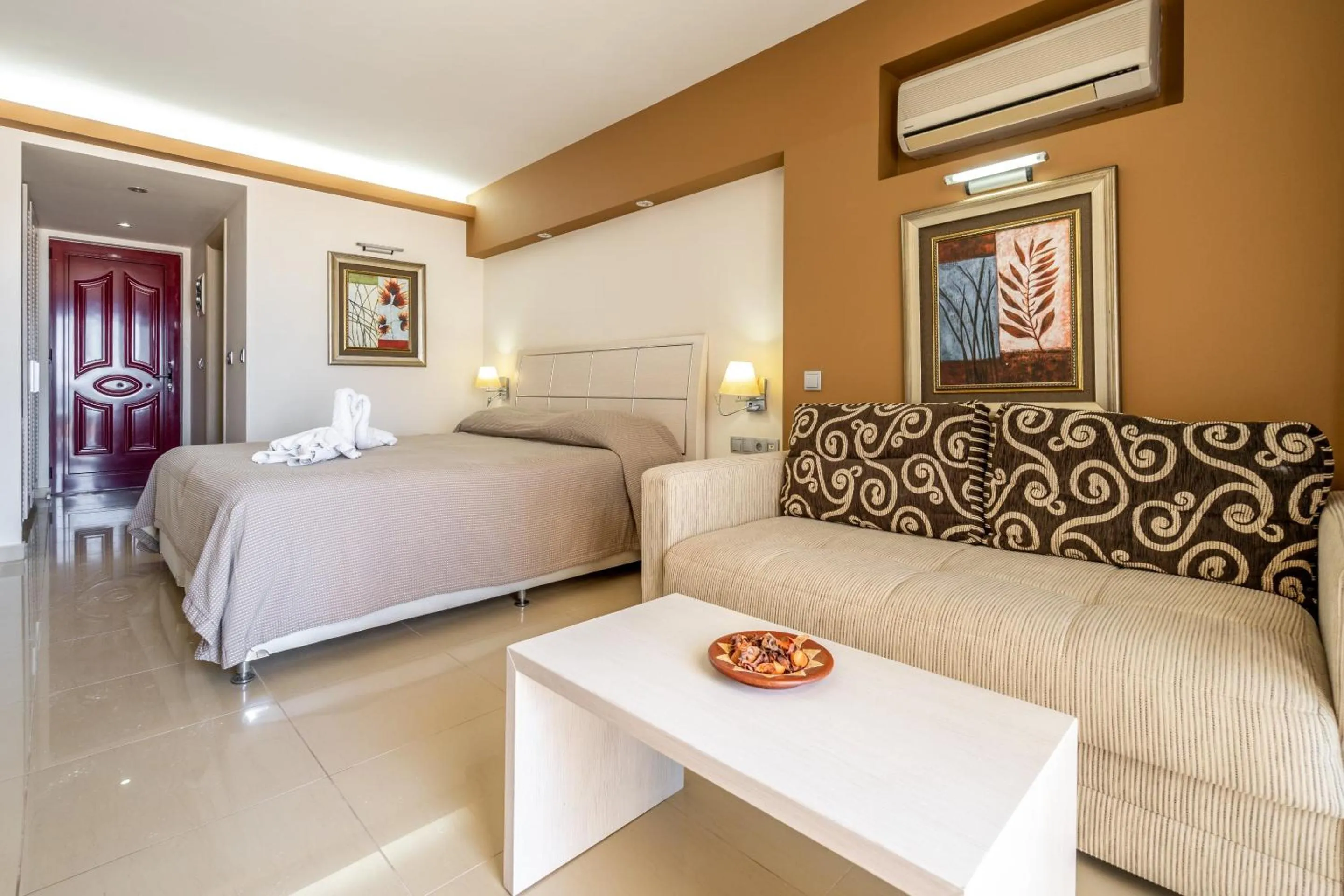 Seating area, Bed in Kamari Beach