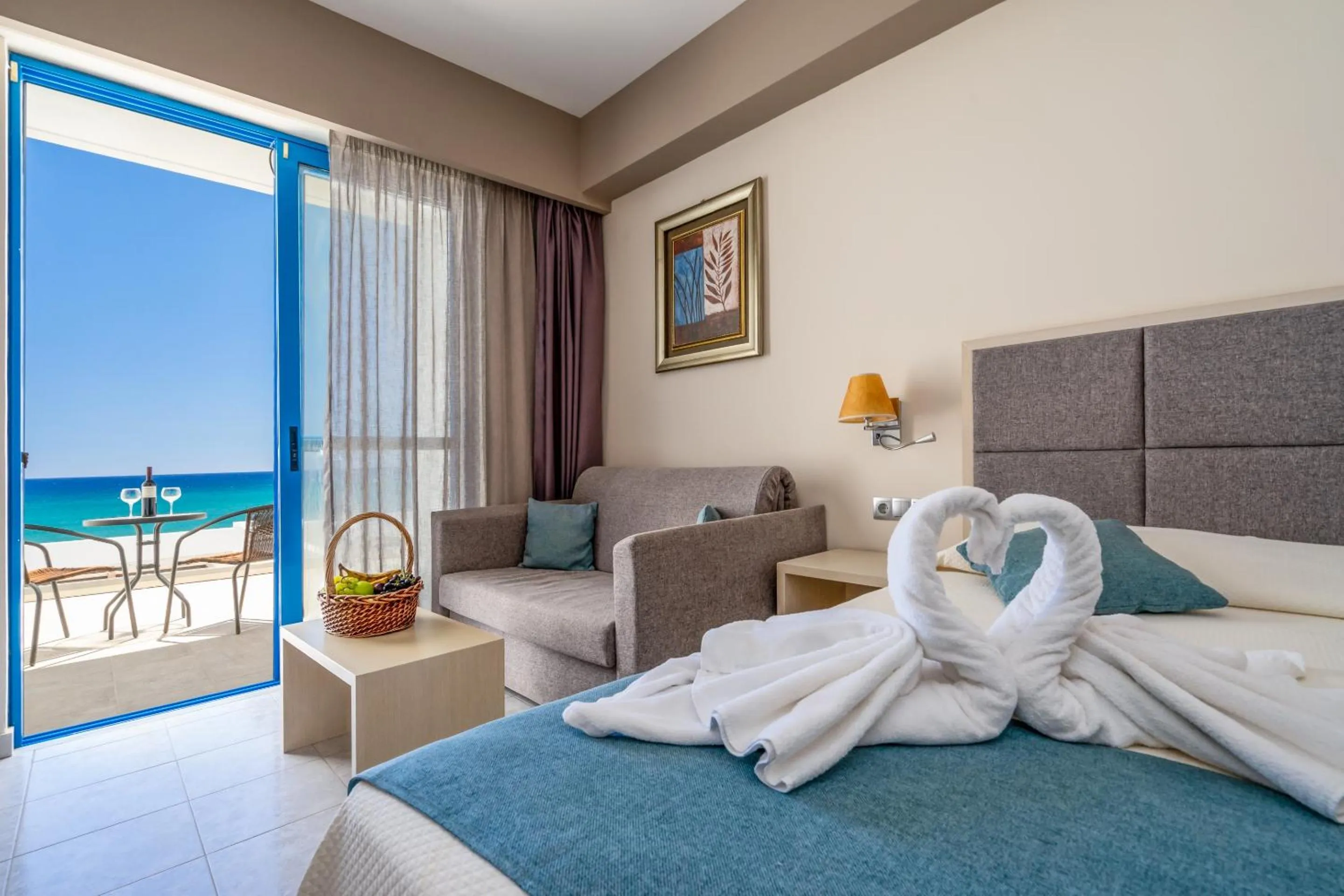 Bedroom, Bed in Kamari Beach