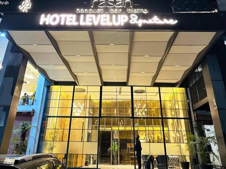 Facade/entrance in Hotel Levelup Signature