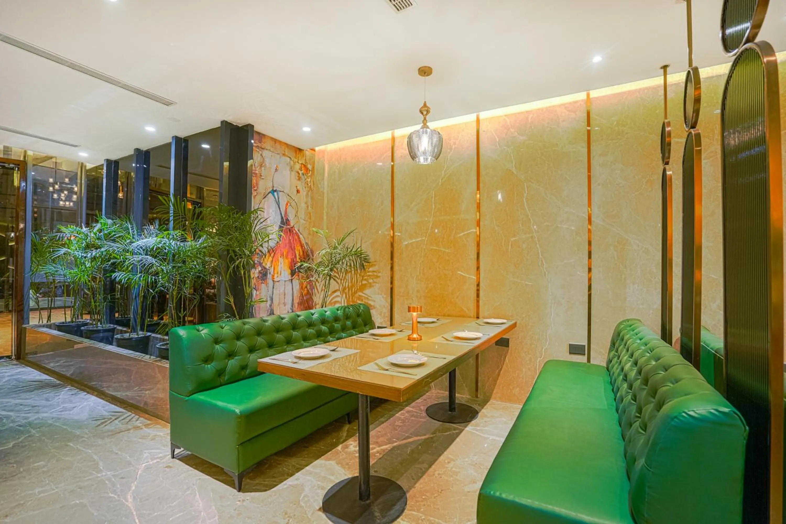 Restaurant/places to eat in Hotel Levelup Signature