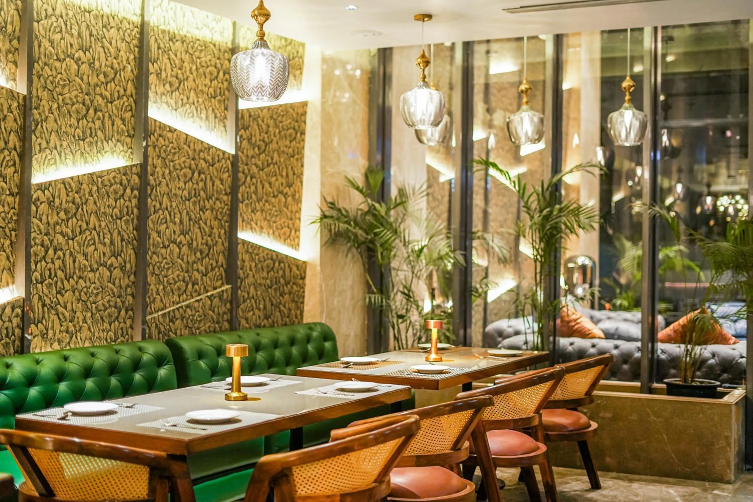 Restaurant/places to eat in Hotel Levelup Signature