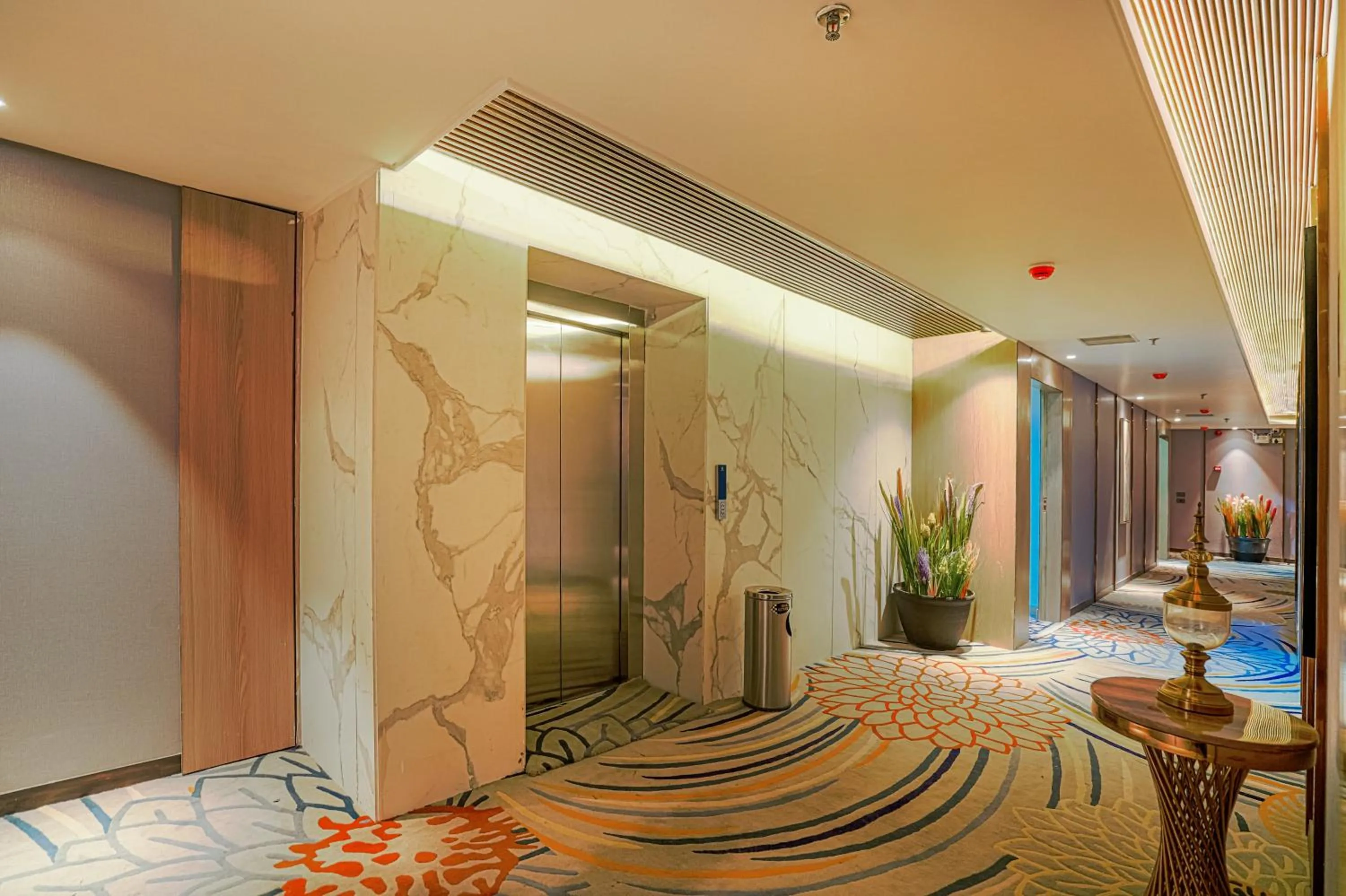 elevator in Hotel Levelup Signature