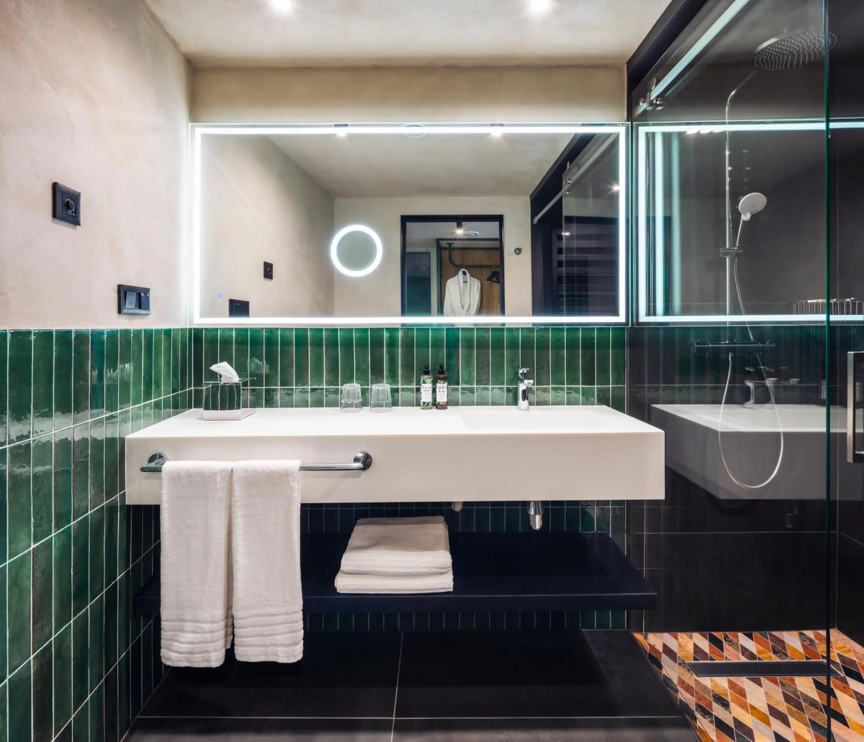 Shower in Nomadic Urban Premium Suites