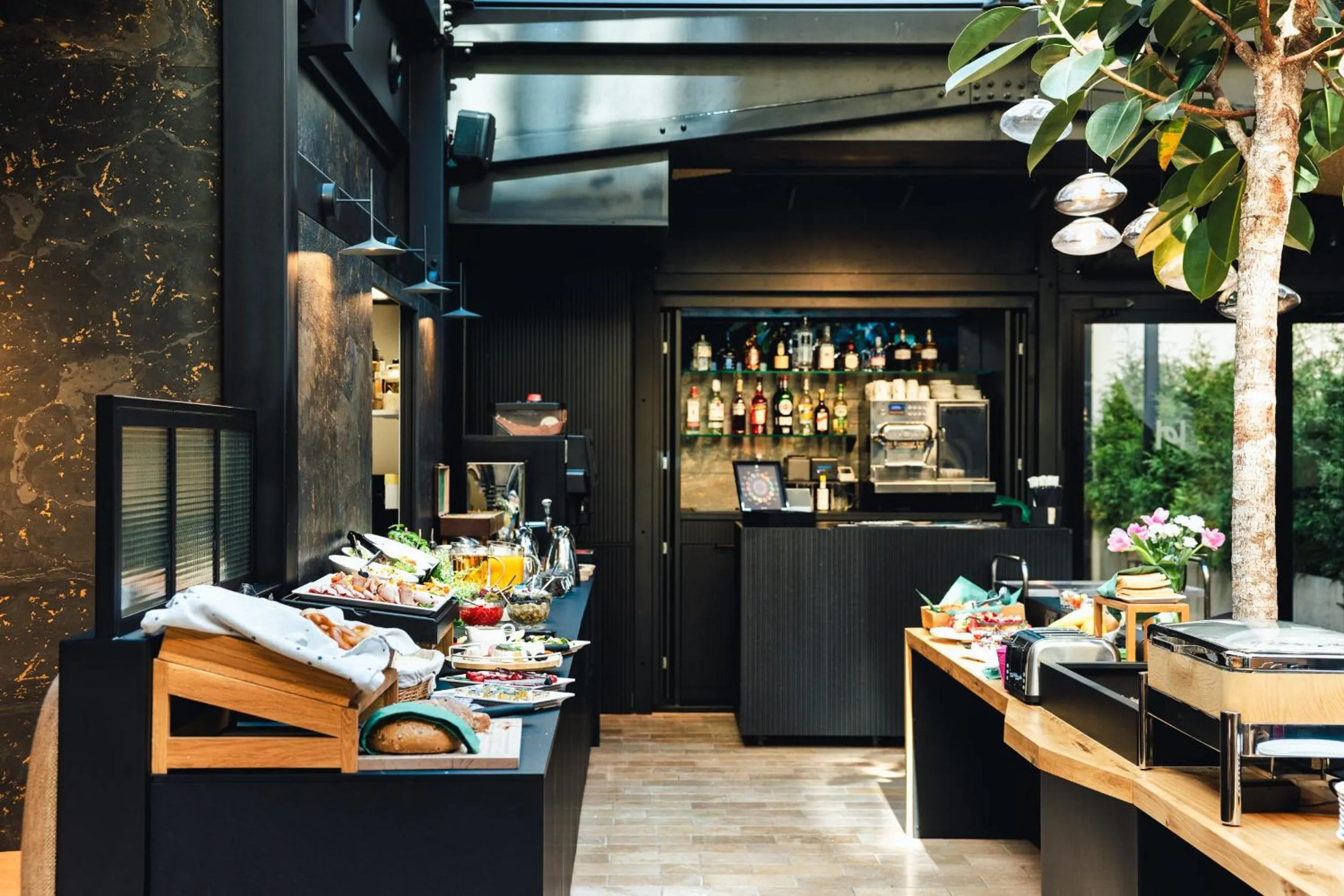 Food and drinks in Nomadic Urban Premium Suites