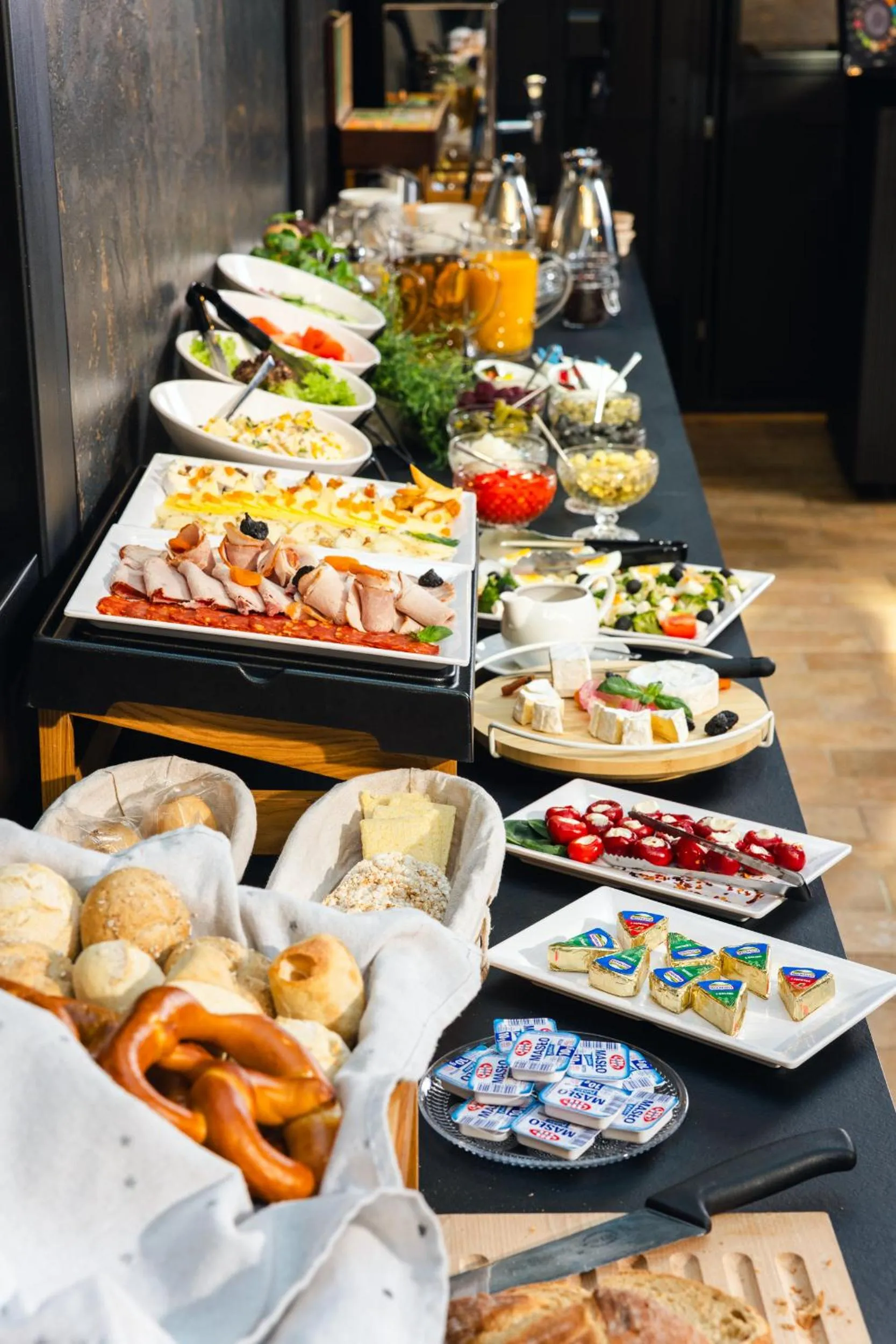 Buffet breakfast in Nomadic Urban Premium Suites