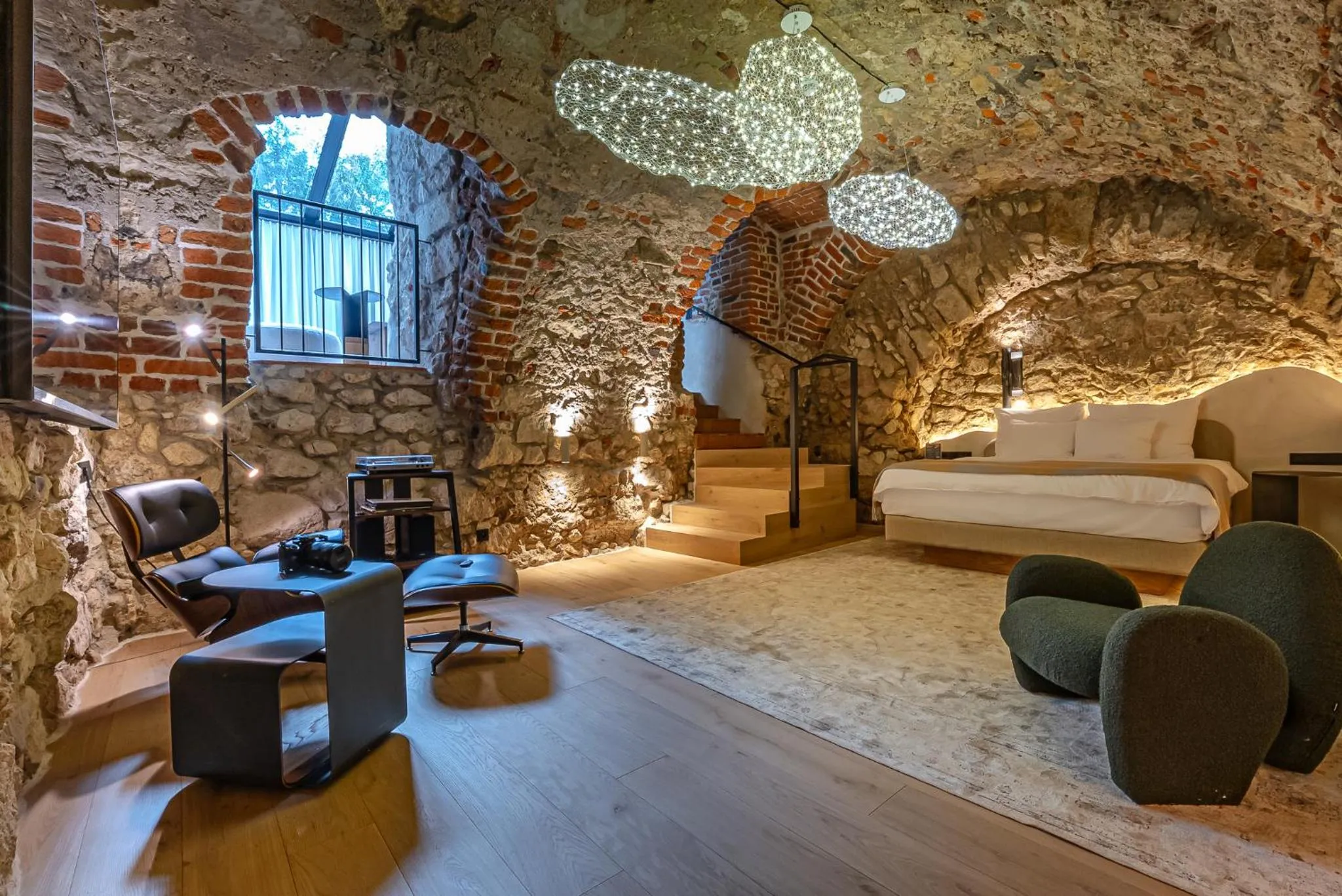 Seating area, Bed in Nomadic Urban Premium Suites