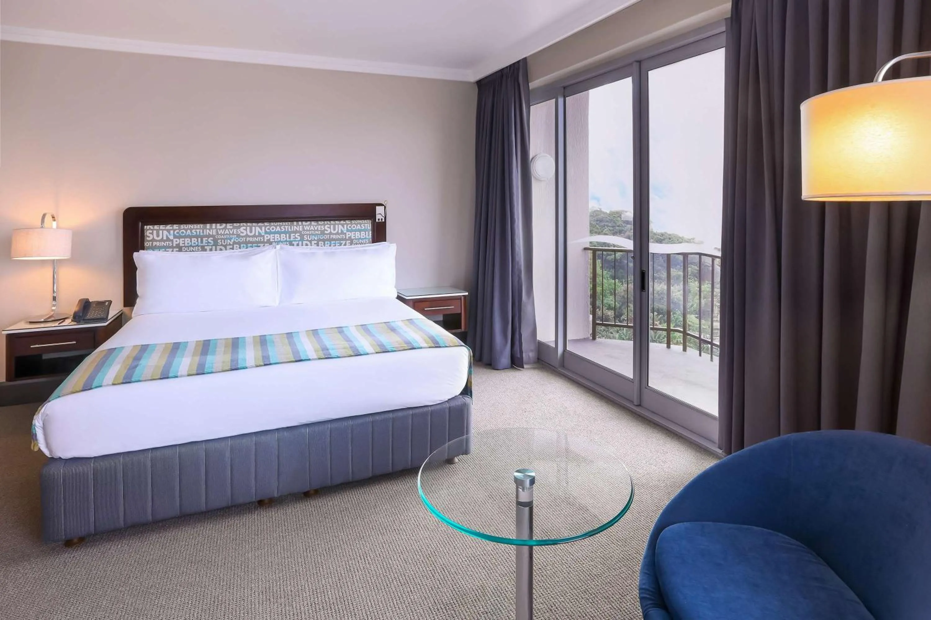 Photo of the whole room, Bed in Garden Court East London