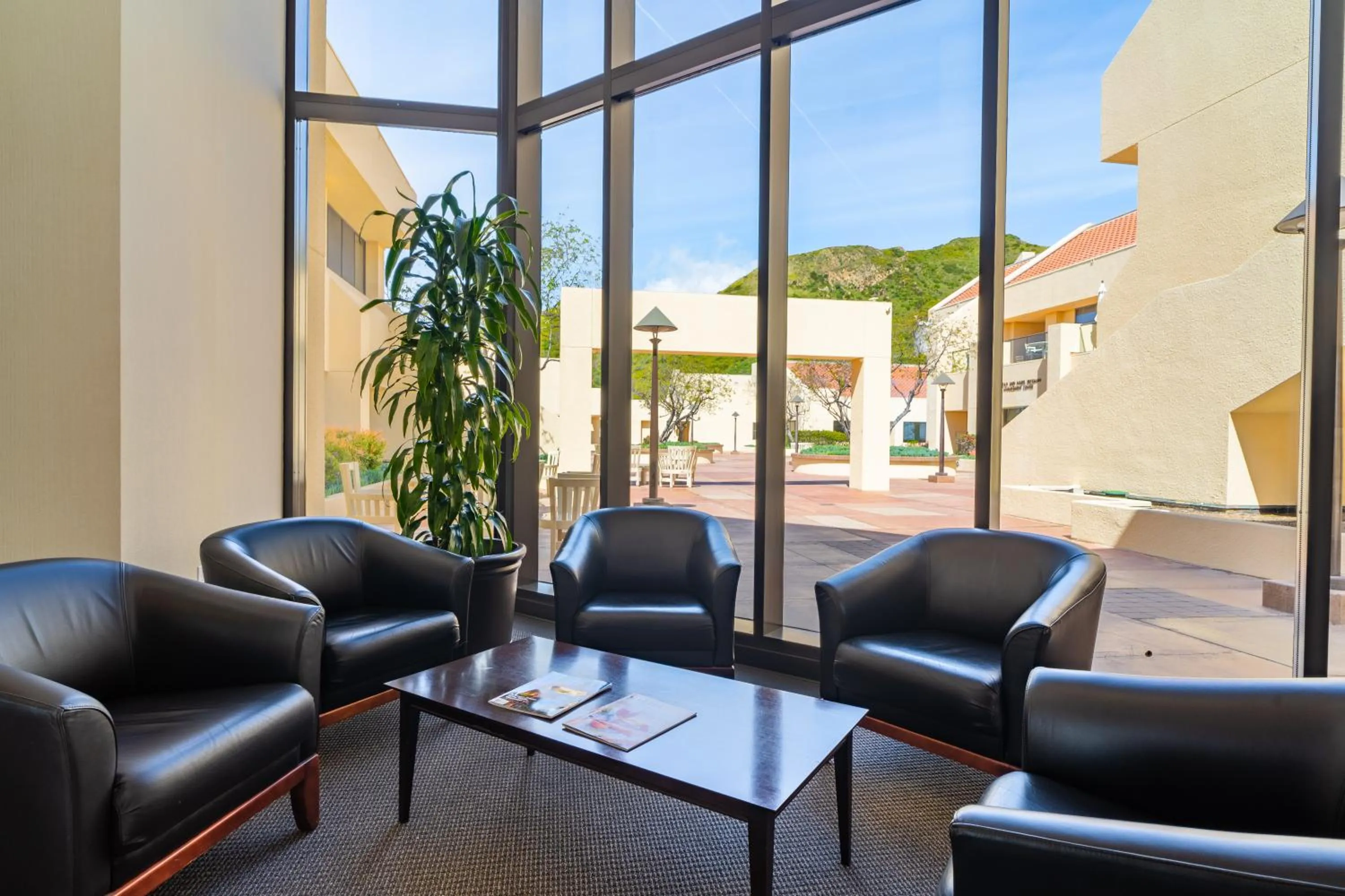 Lobby or reception in Villa Graziadio Executive Center at Pepperdine University