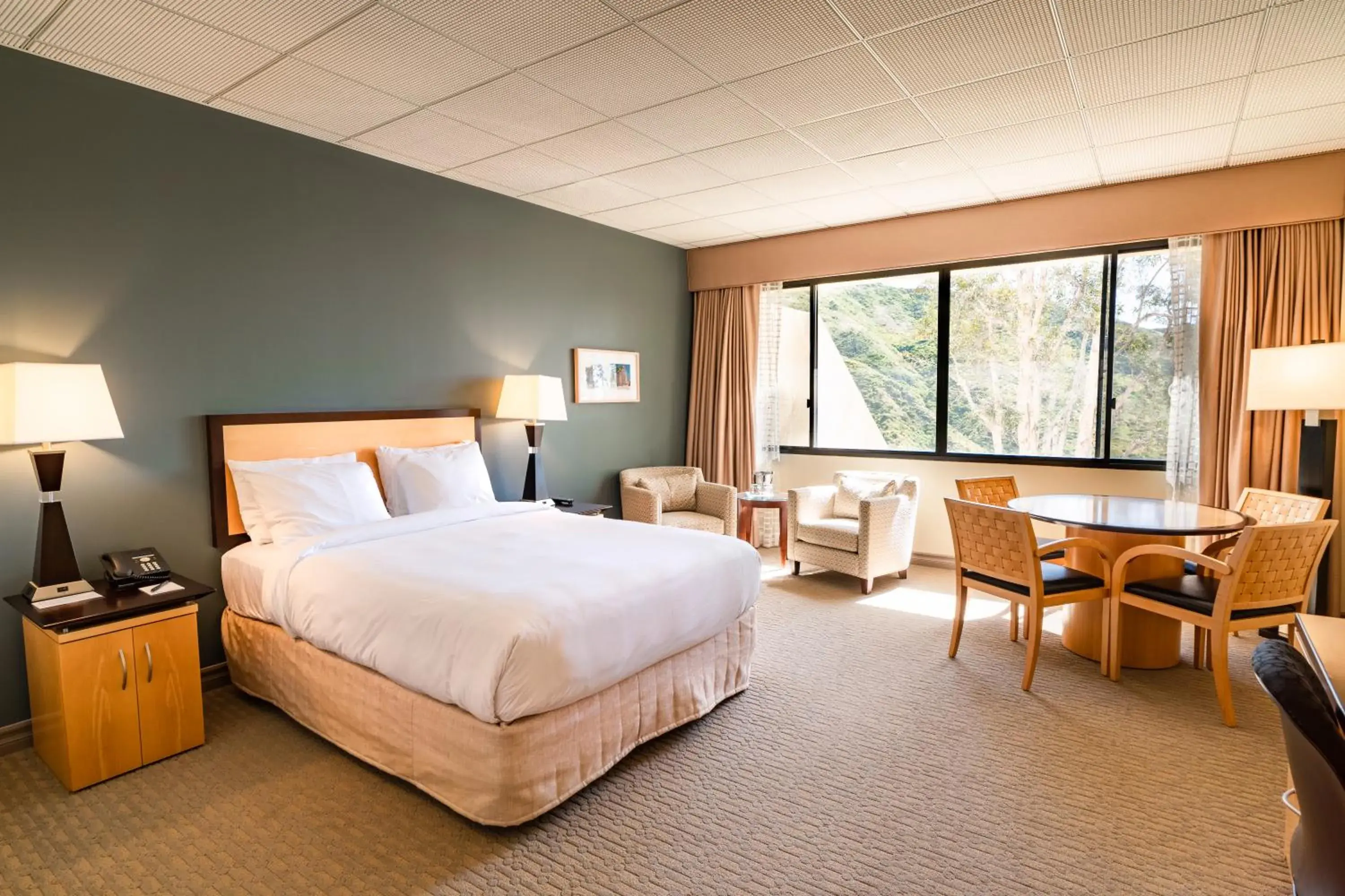 Queen Room - Disability Access in Villa Graziadio Executive Center at Pepperdine University Queen Room - Disability Access in Villa Graziadio Executive Center at Pepperdine University