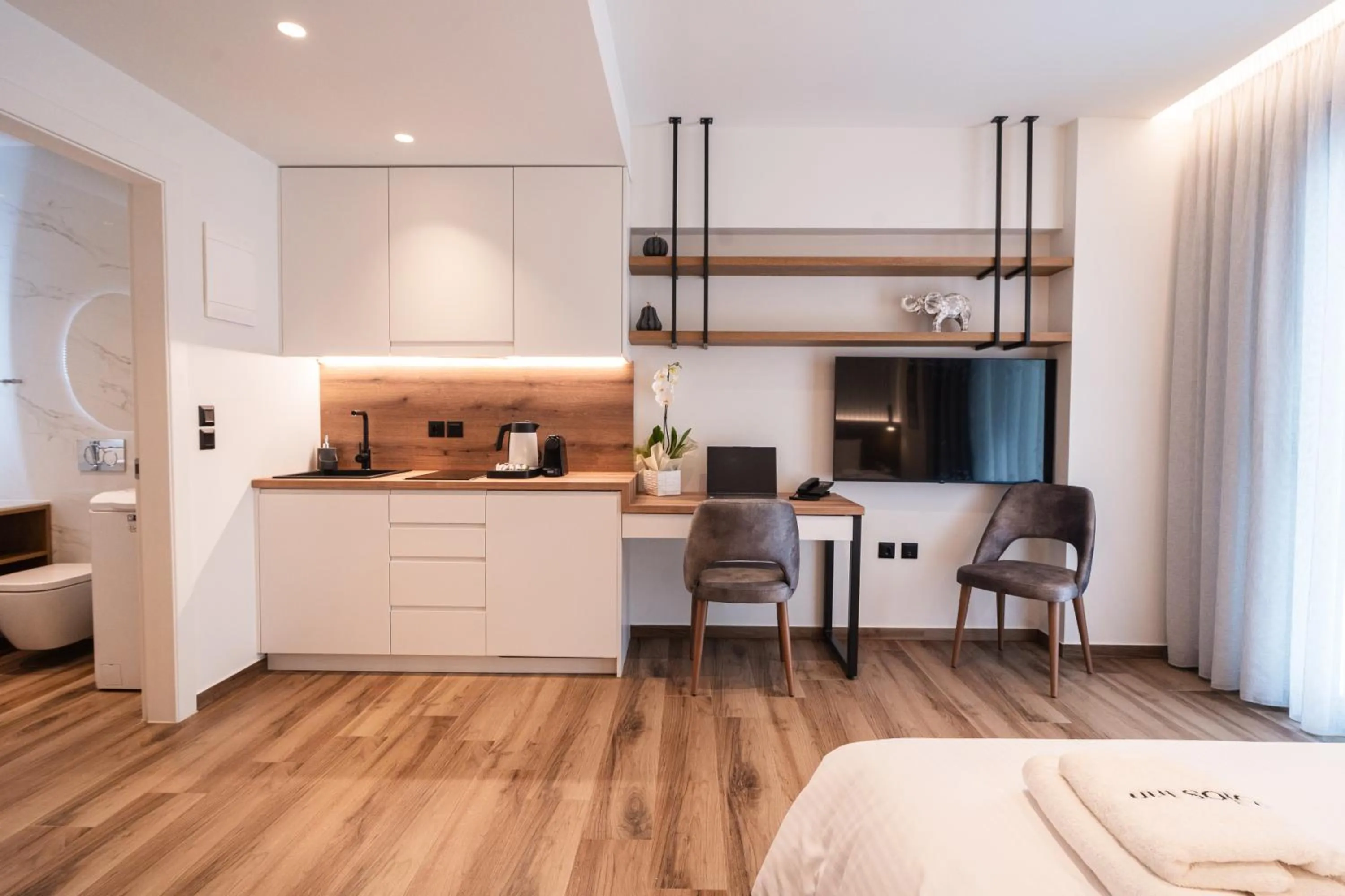 Bed in Volos Inn Hotel