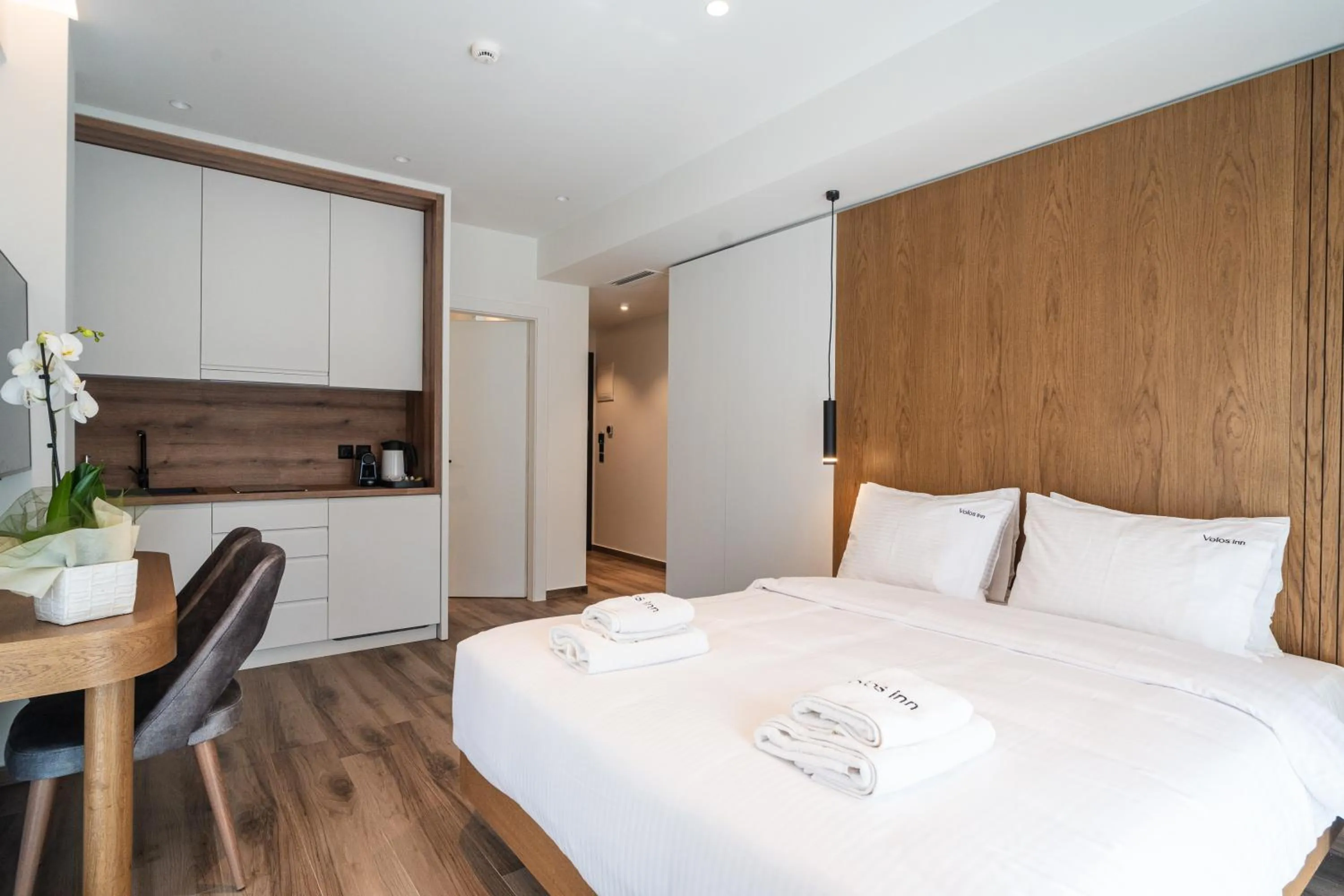 Bed in Volos Inn Hotel