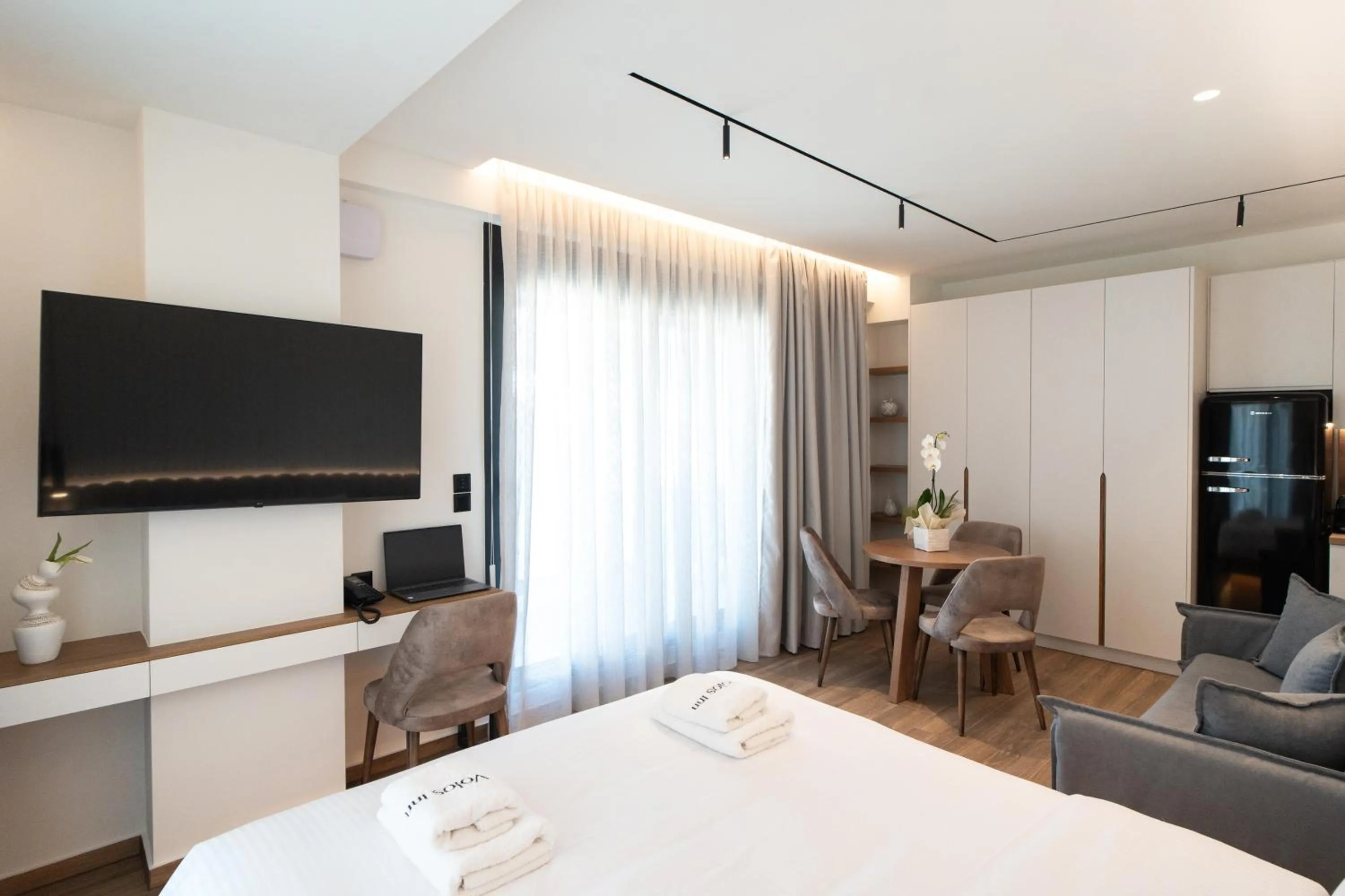 Bed in Volos Inn Hotel