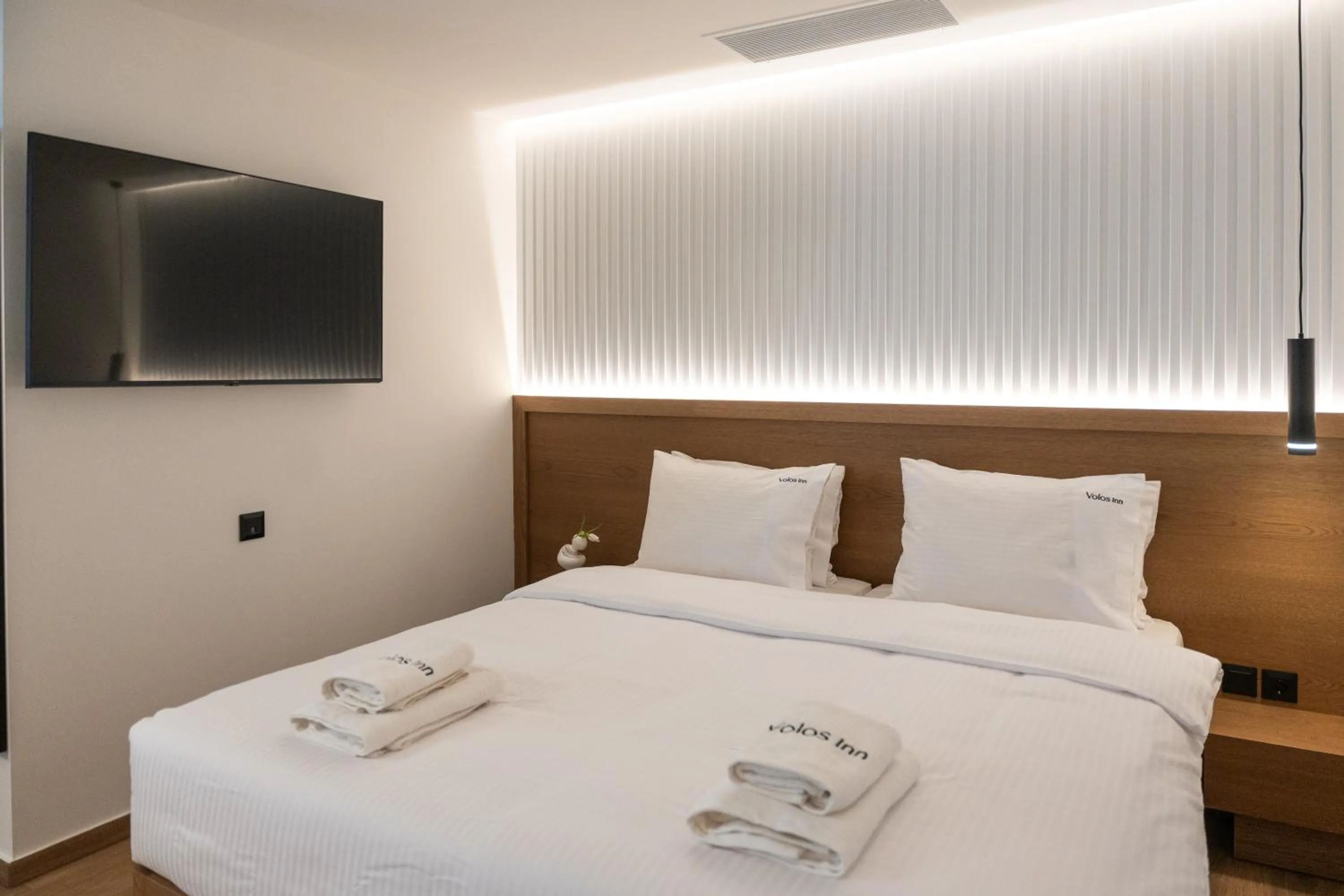 Bed in Volos Inn Hotel