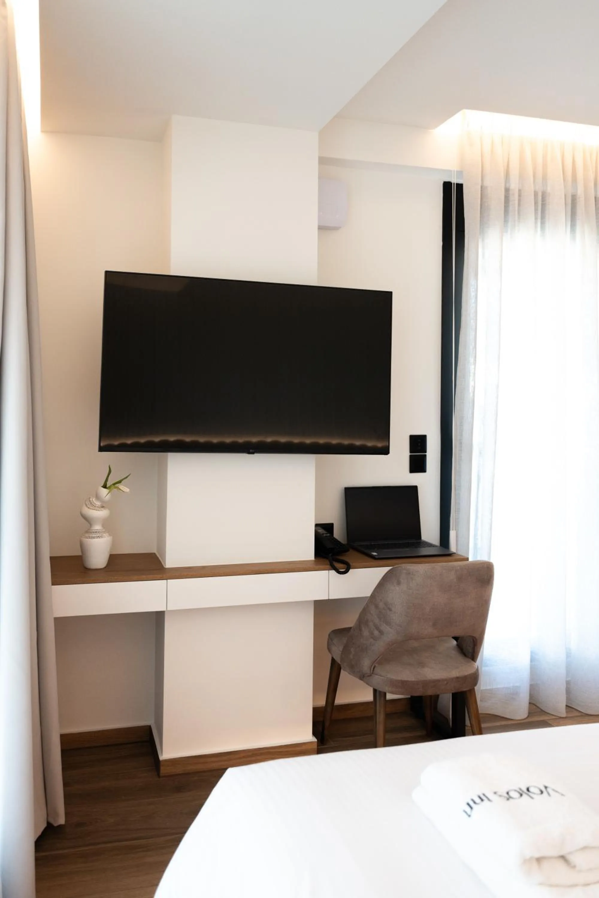 Bed in Volos Inn Hotel