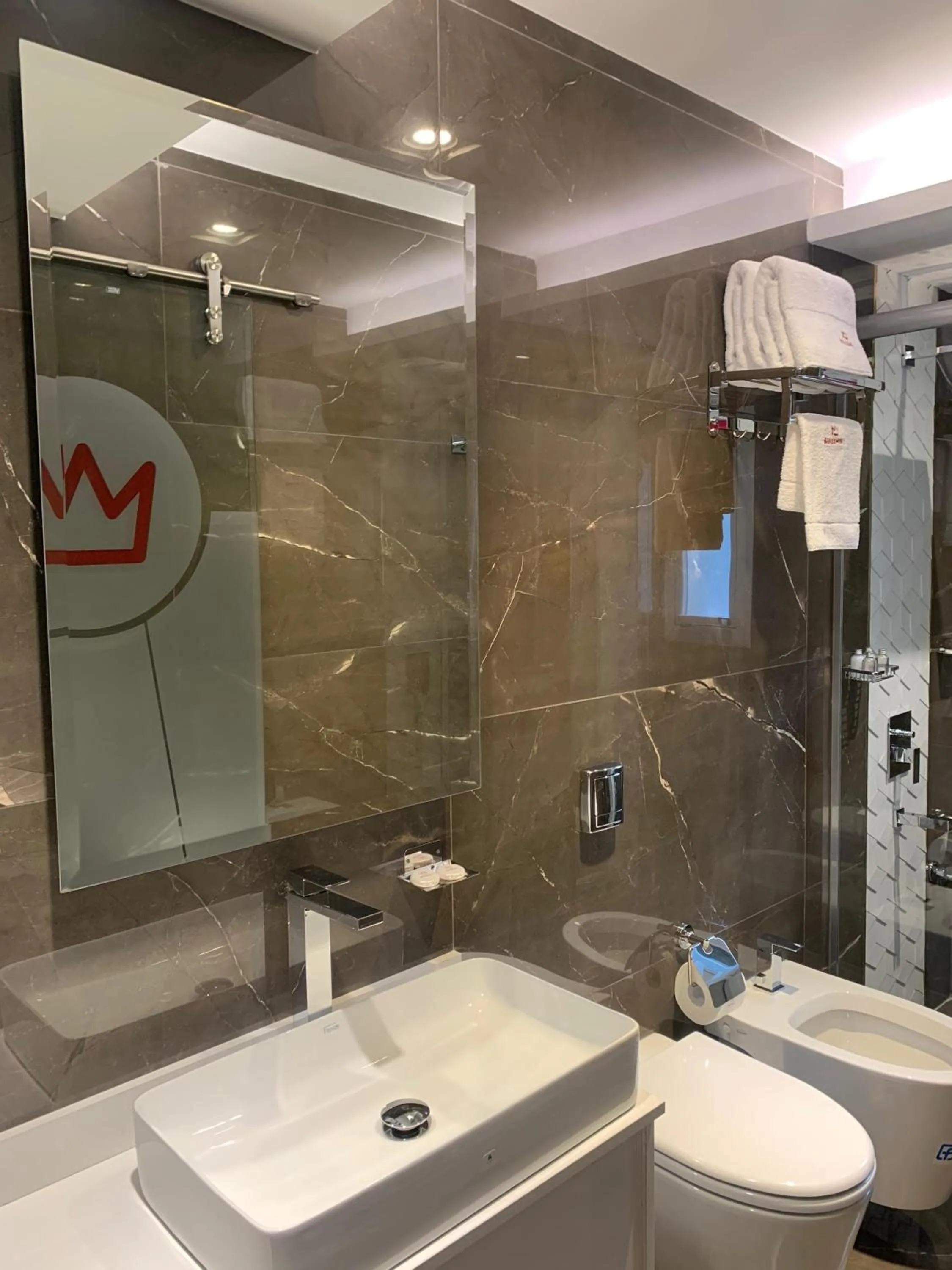 Shower in Benjamín I