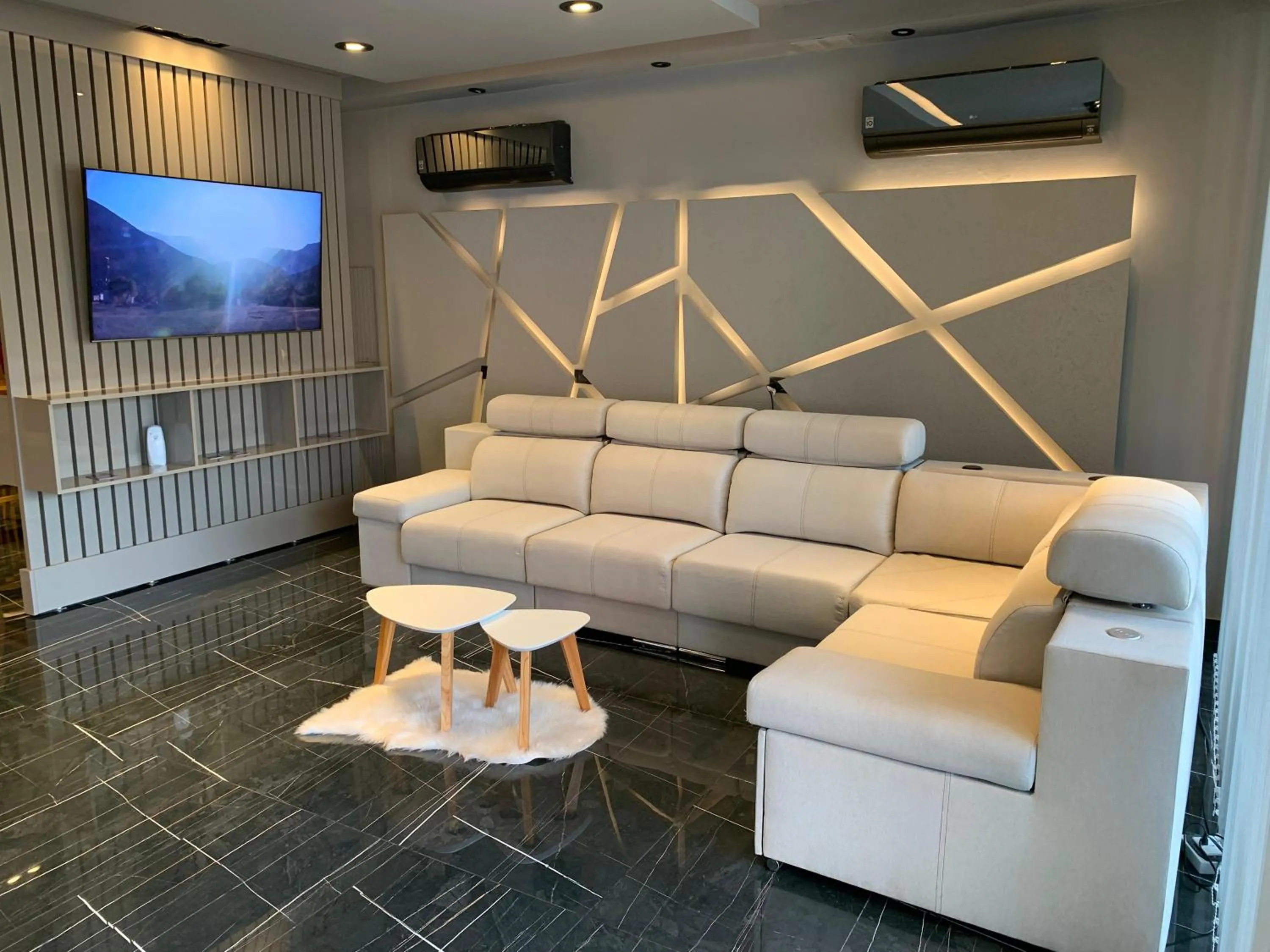 TV and multimedia in Benjamín I