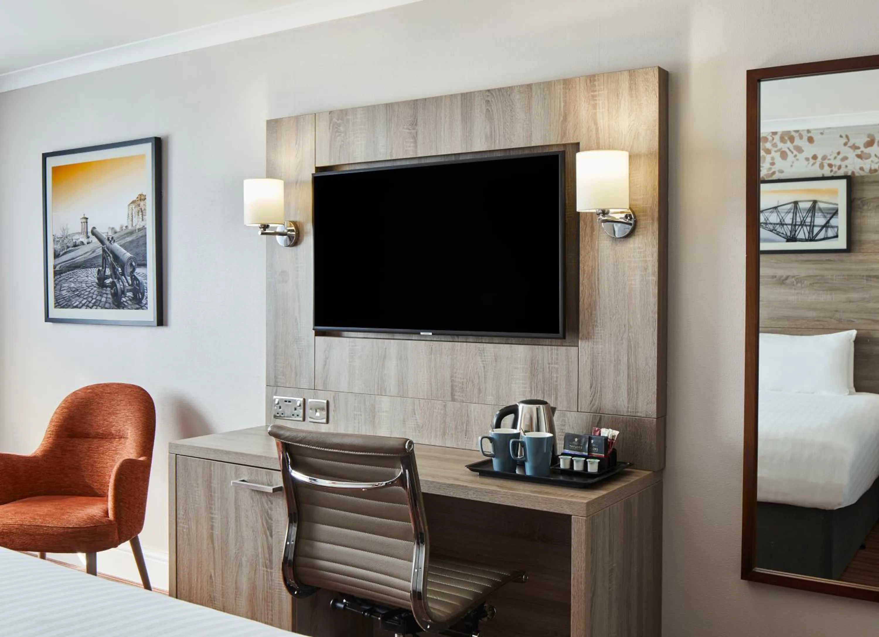 Bedroom, Bed in Leonardo Edinburgh Murrayfield