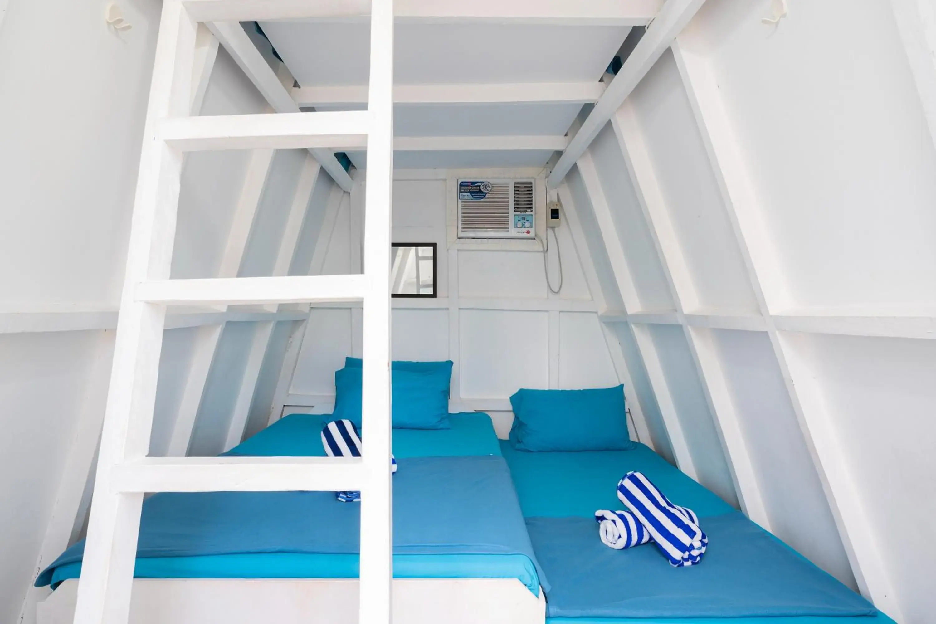 Standard Family Room in Costas De Liwa Bar & Beach Resort Standard Family Room in Costas De Liwa Bar & Beach Resort