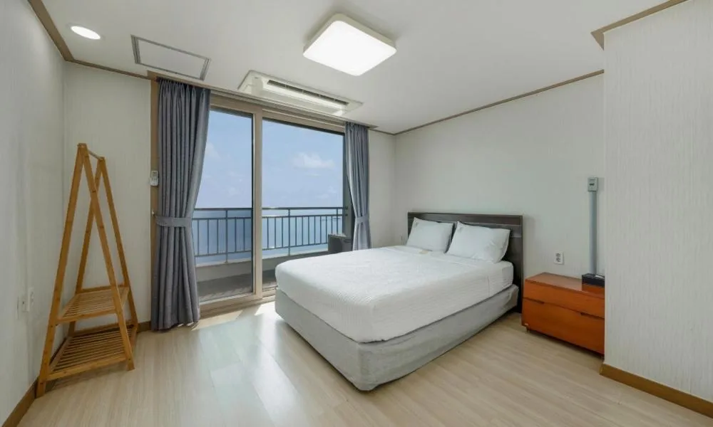 Bed in Mud Beach Hotel