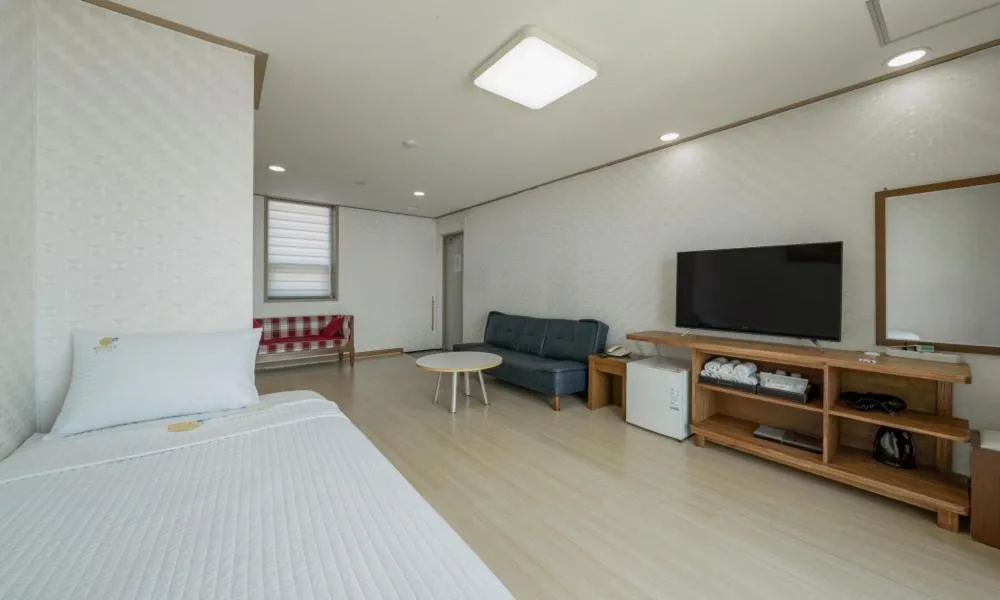 Bed in Mud Beach Hotel