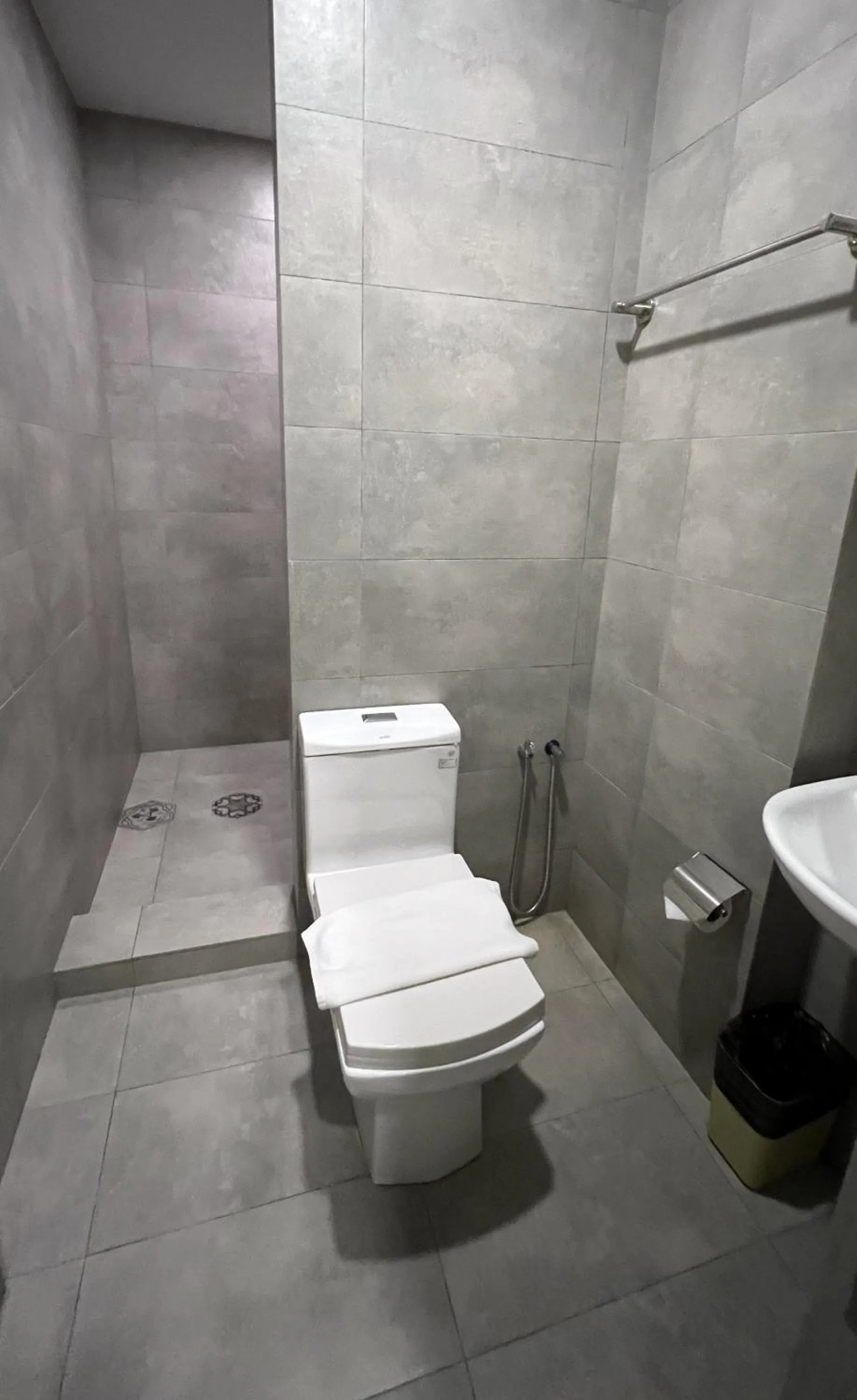 Bathroom in Cojoy Hotel @ Chinatown