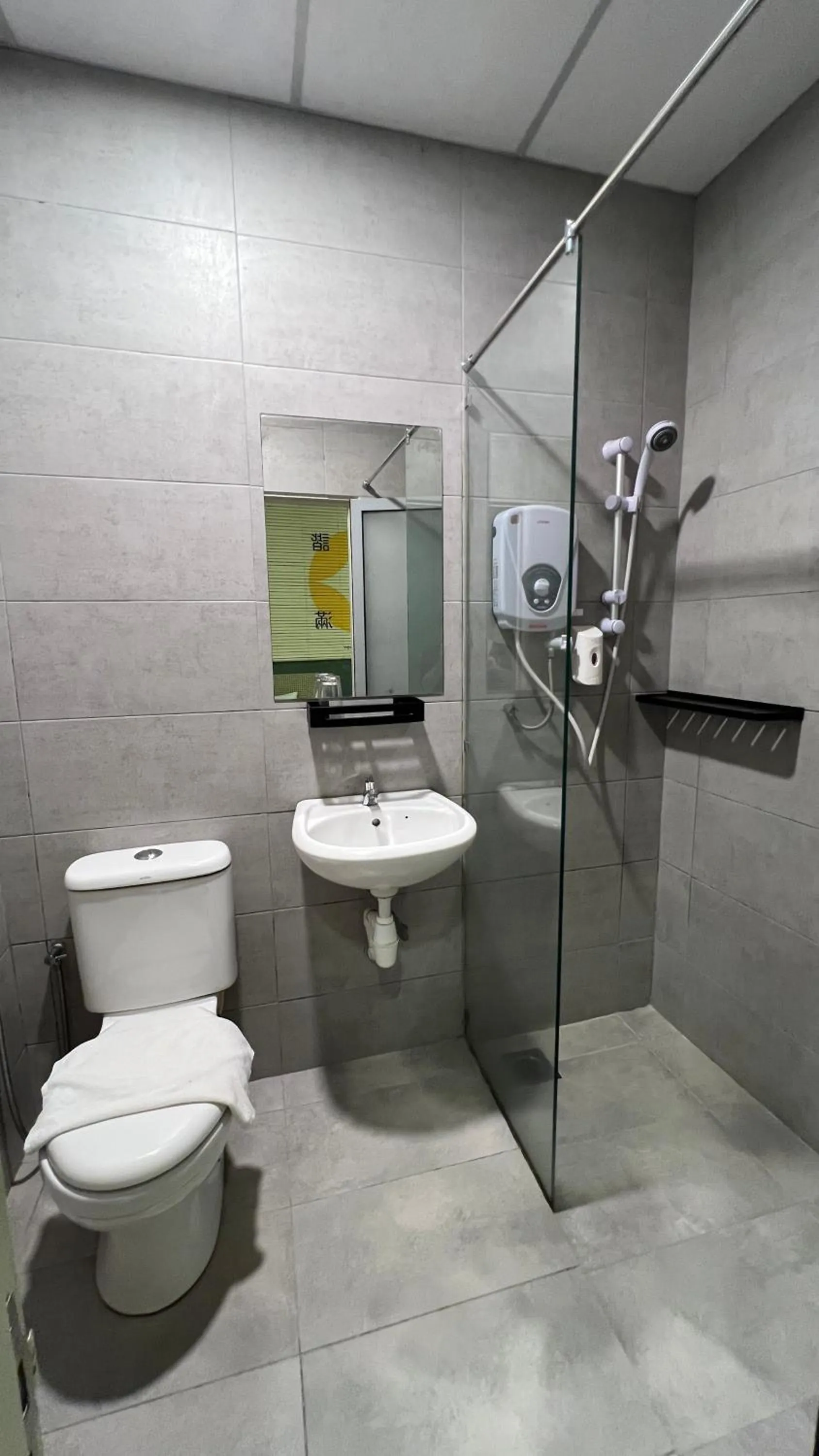 Bathroom in Cojoy Hotel @ Chinatown