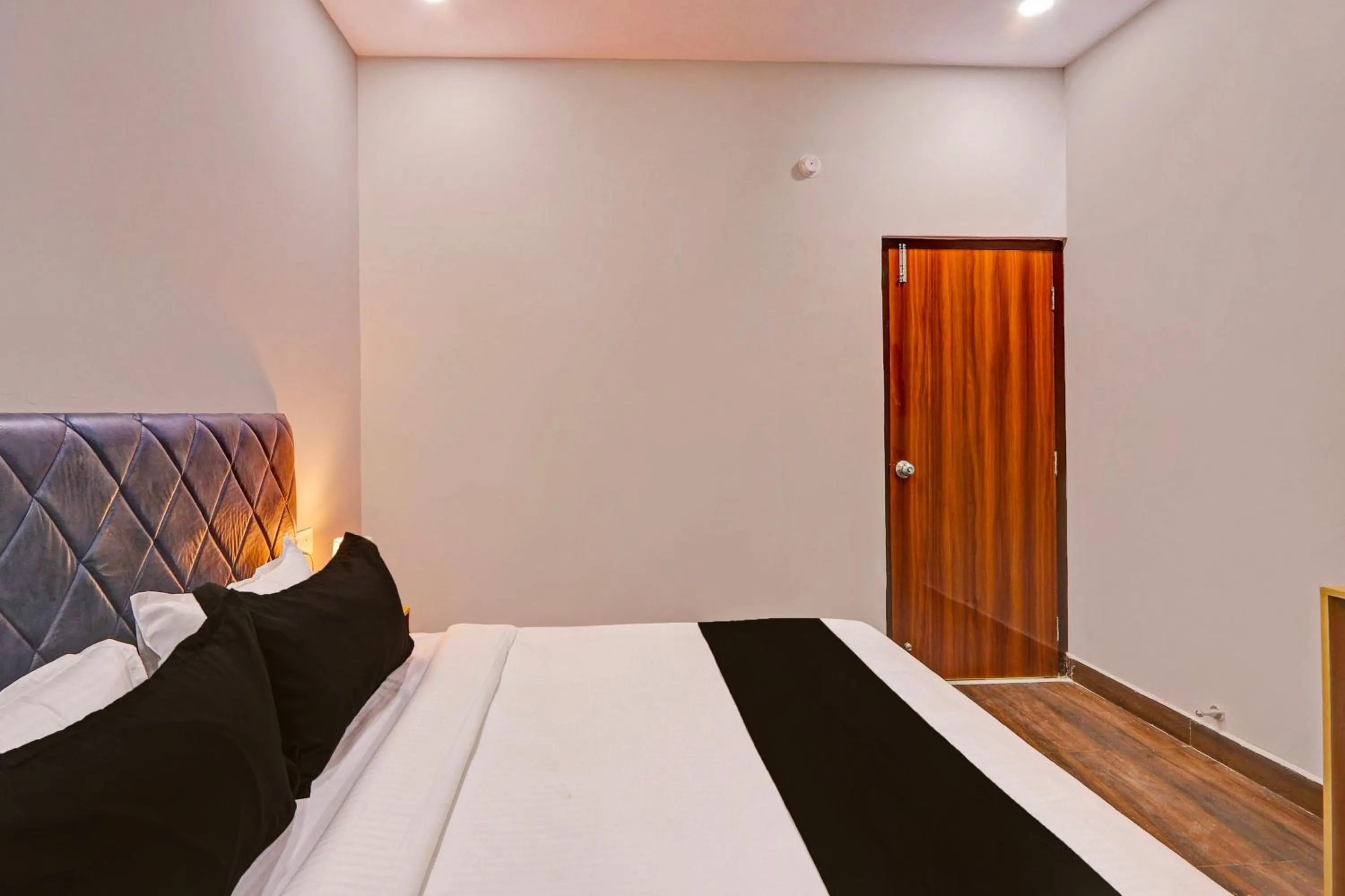 Bedroom, Bed in Super Hotel O RBS Classic Stay Boduppal