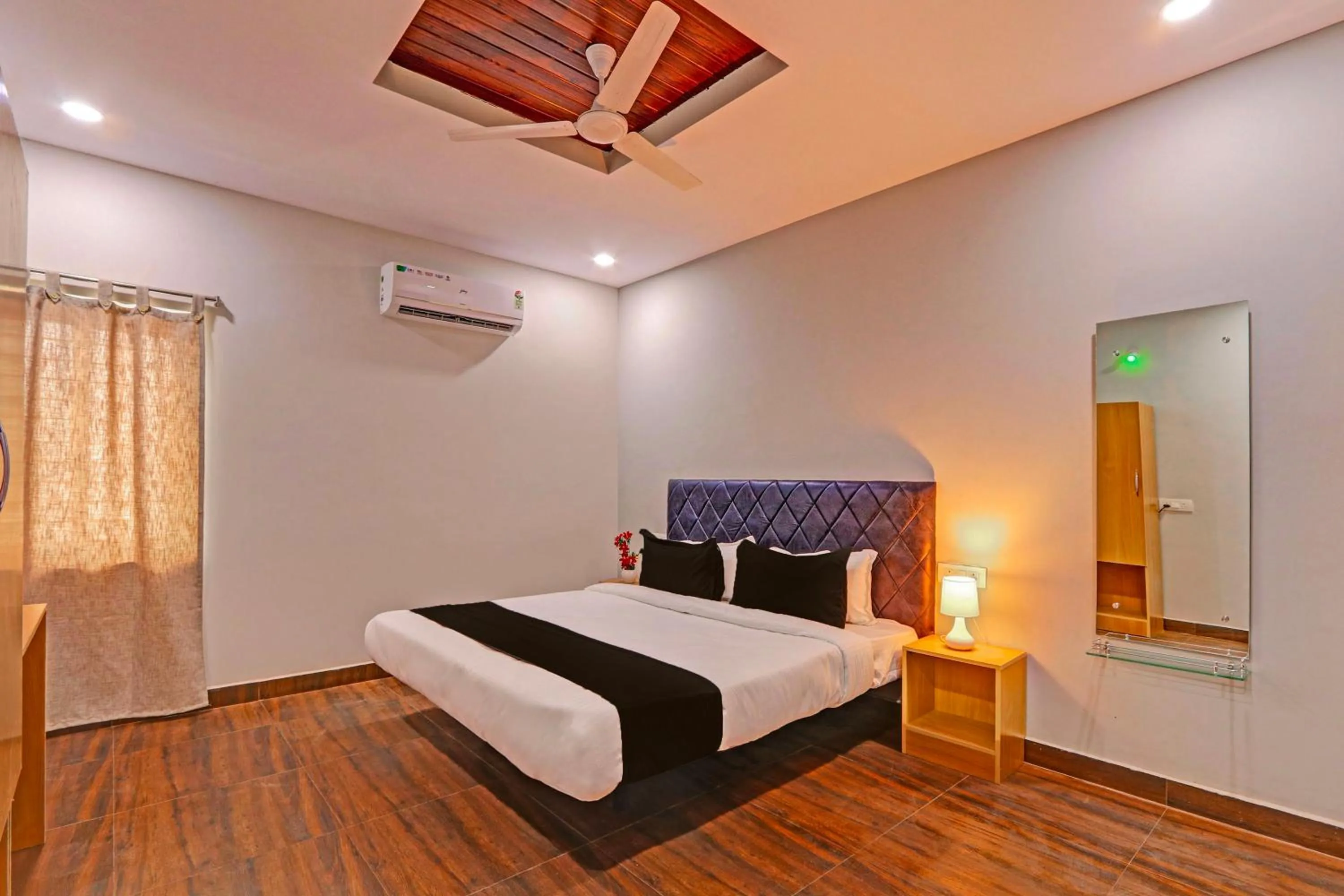 Bedroom, Bed in Super Hotel O RBS Classic Stay Boduppal