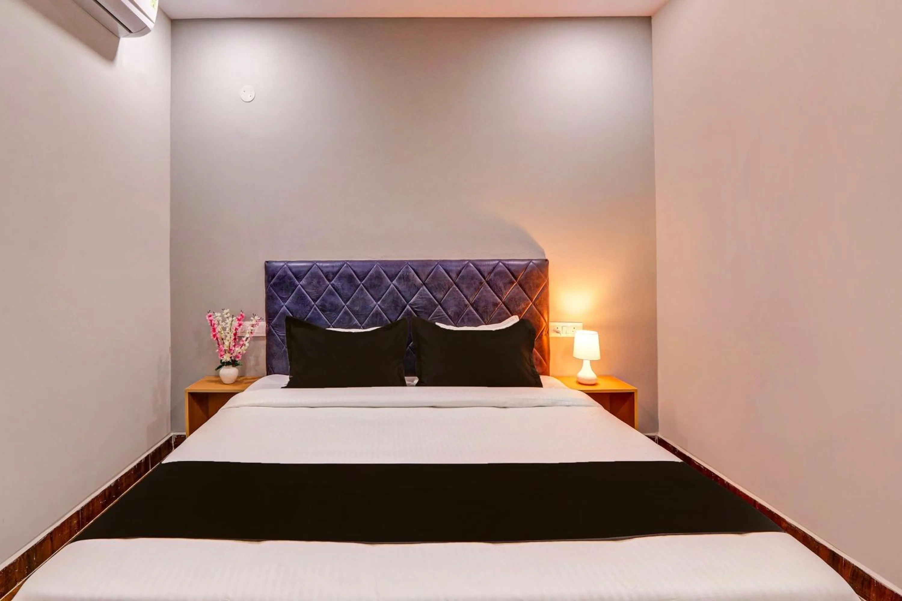 Bedroom, Bed in Super Hotel O RBS Classic Stay Boduppal