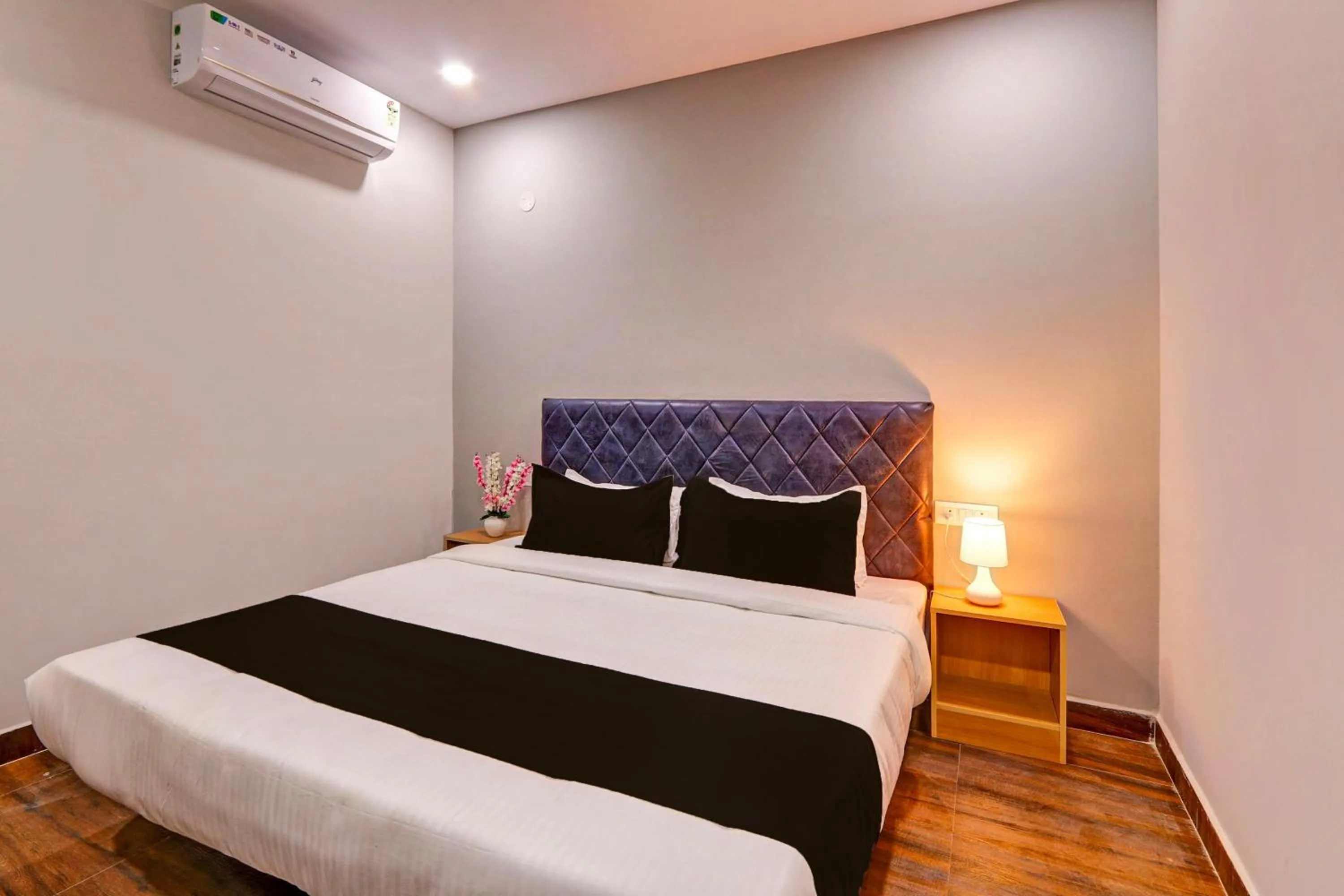 Bedroom, Bed in Super Hotel O RBS Classic Stay Boduppal