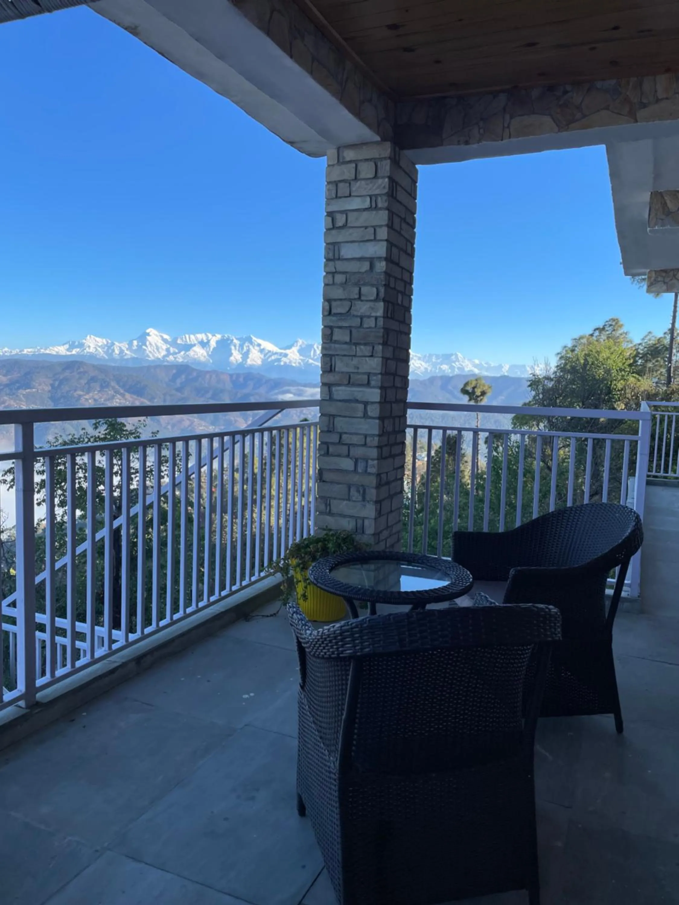 Kasar Himalaya Holiday Resort, Binsar Rd