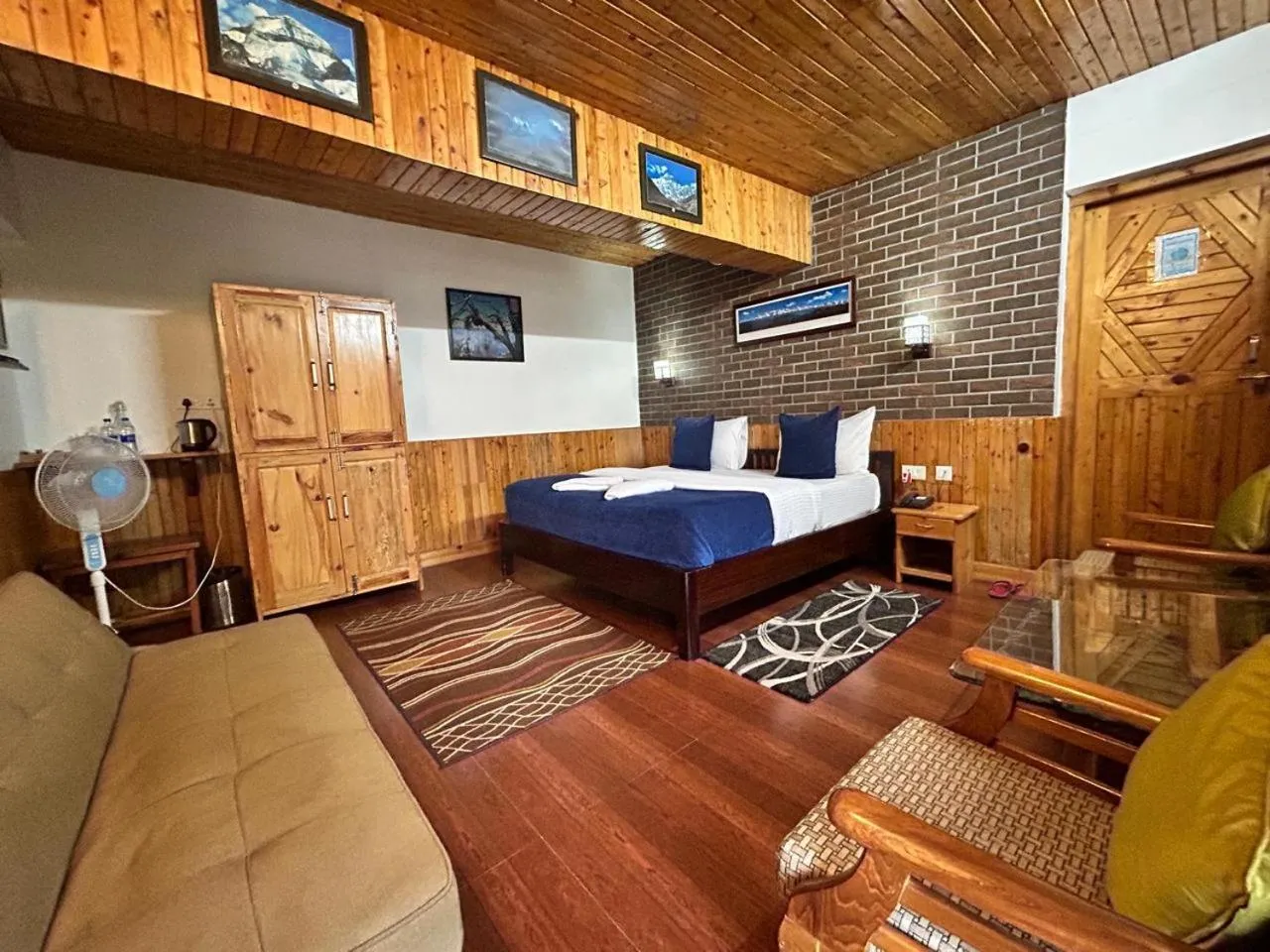 Kasar Himalaya Holiday Resort, Binsar Rd