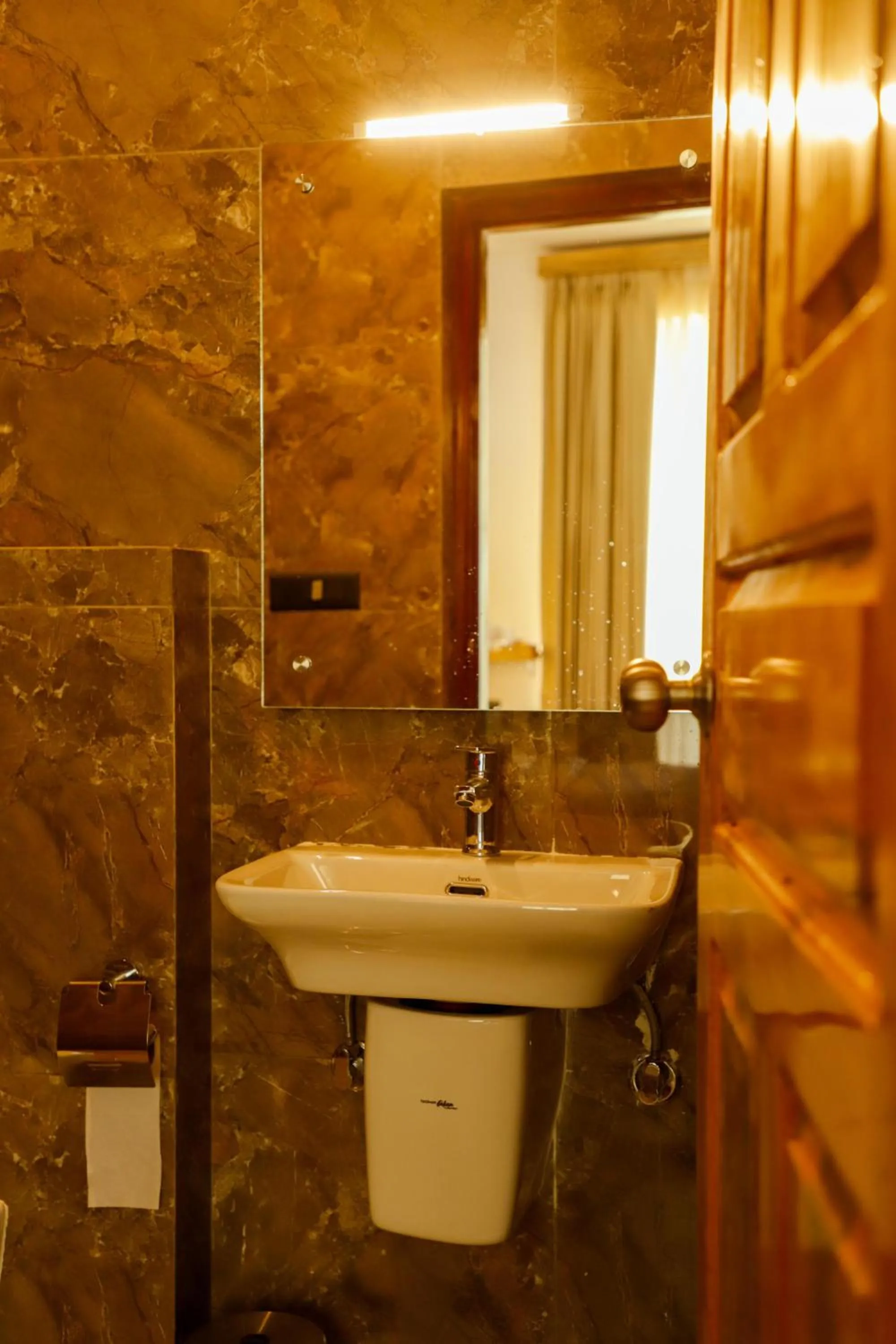 Kasar Himalaya Holiday Resort, Binsar Rd