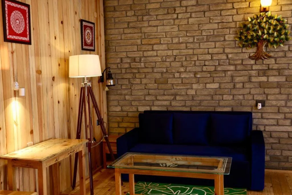 Kasar Himalaya Holiday Resort, Binsar Rd