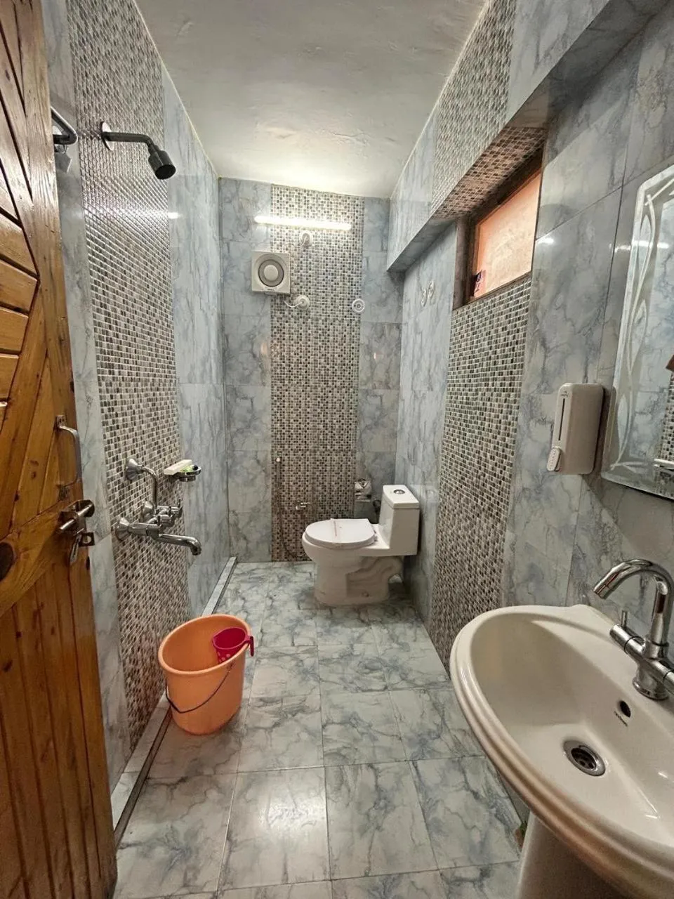 Kasar Himalaya Holiday Resort, Binsar Rd