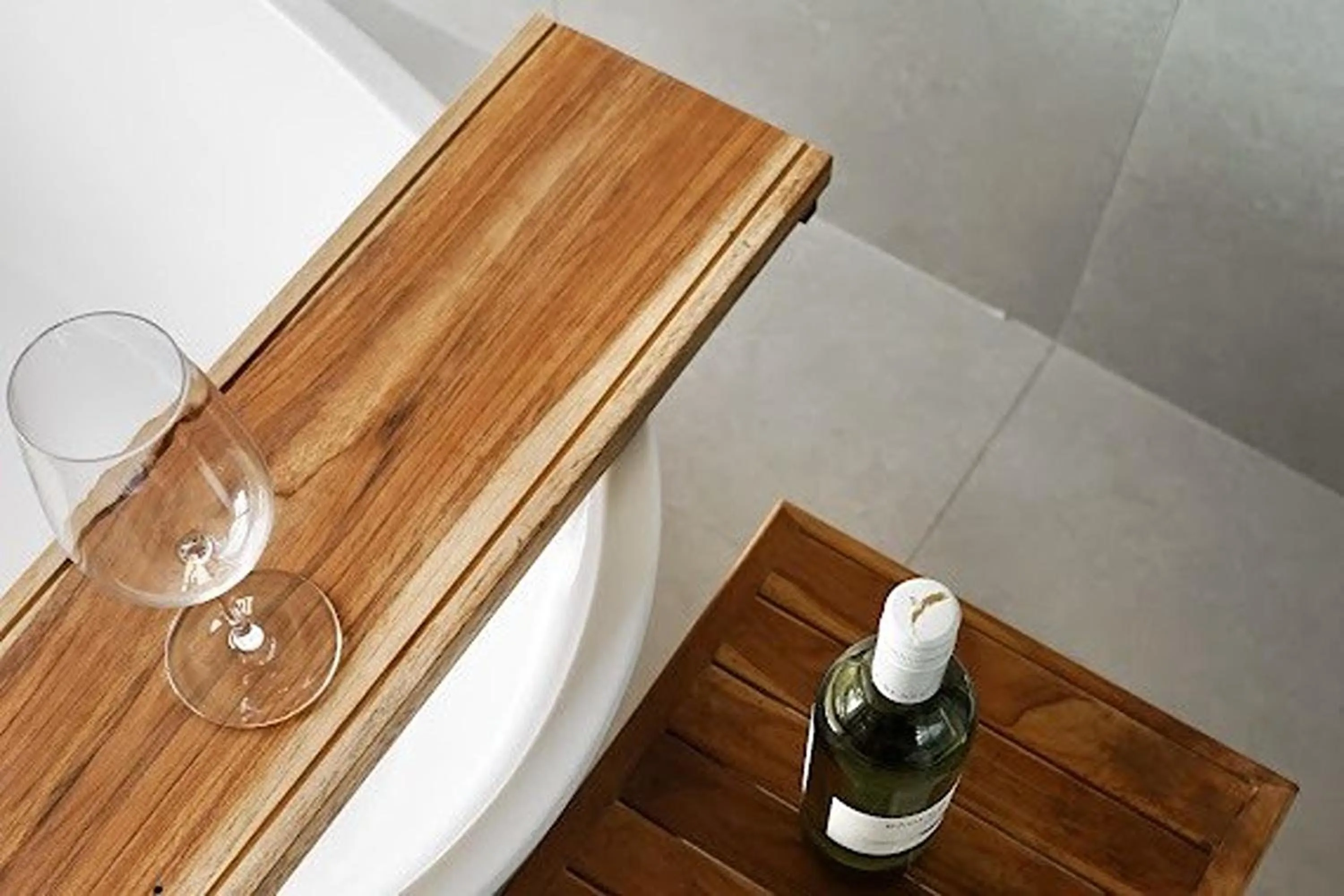 Drinks in Mist Villa