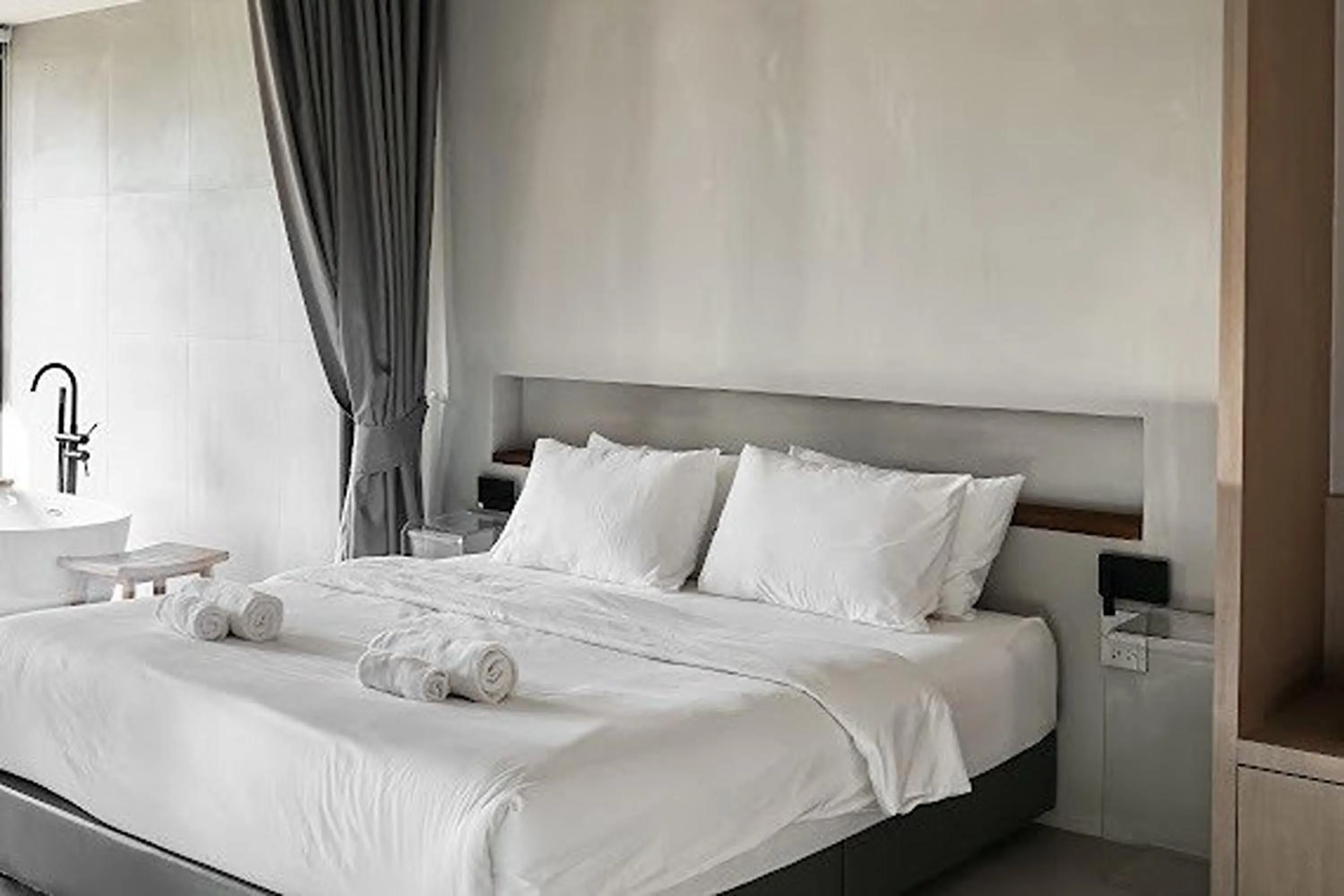 Bedroom, Bed in Mist Villa