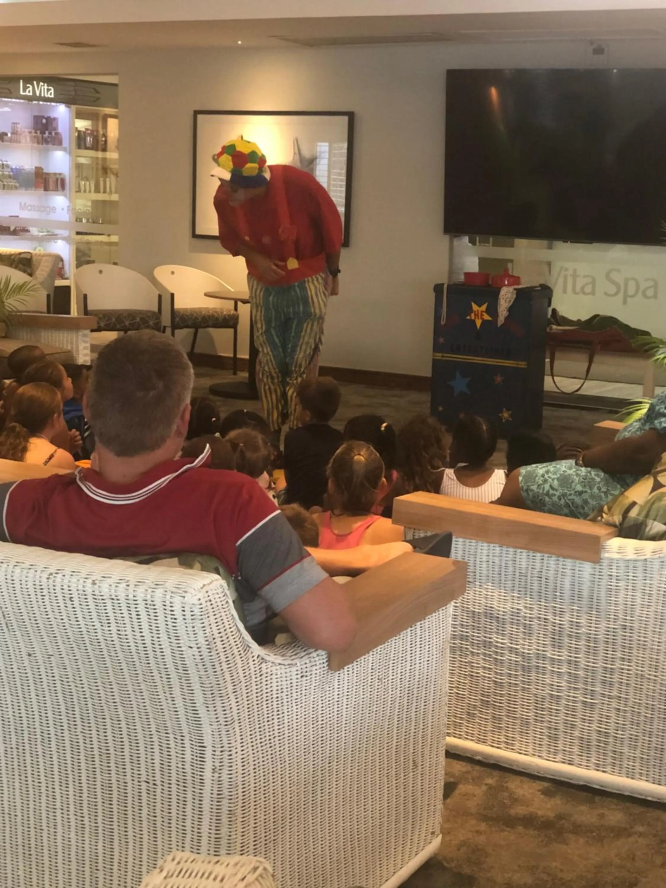 Communal lounge/ TV room in Breakers Resort, Umhlanga, 232