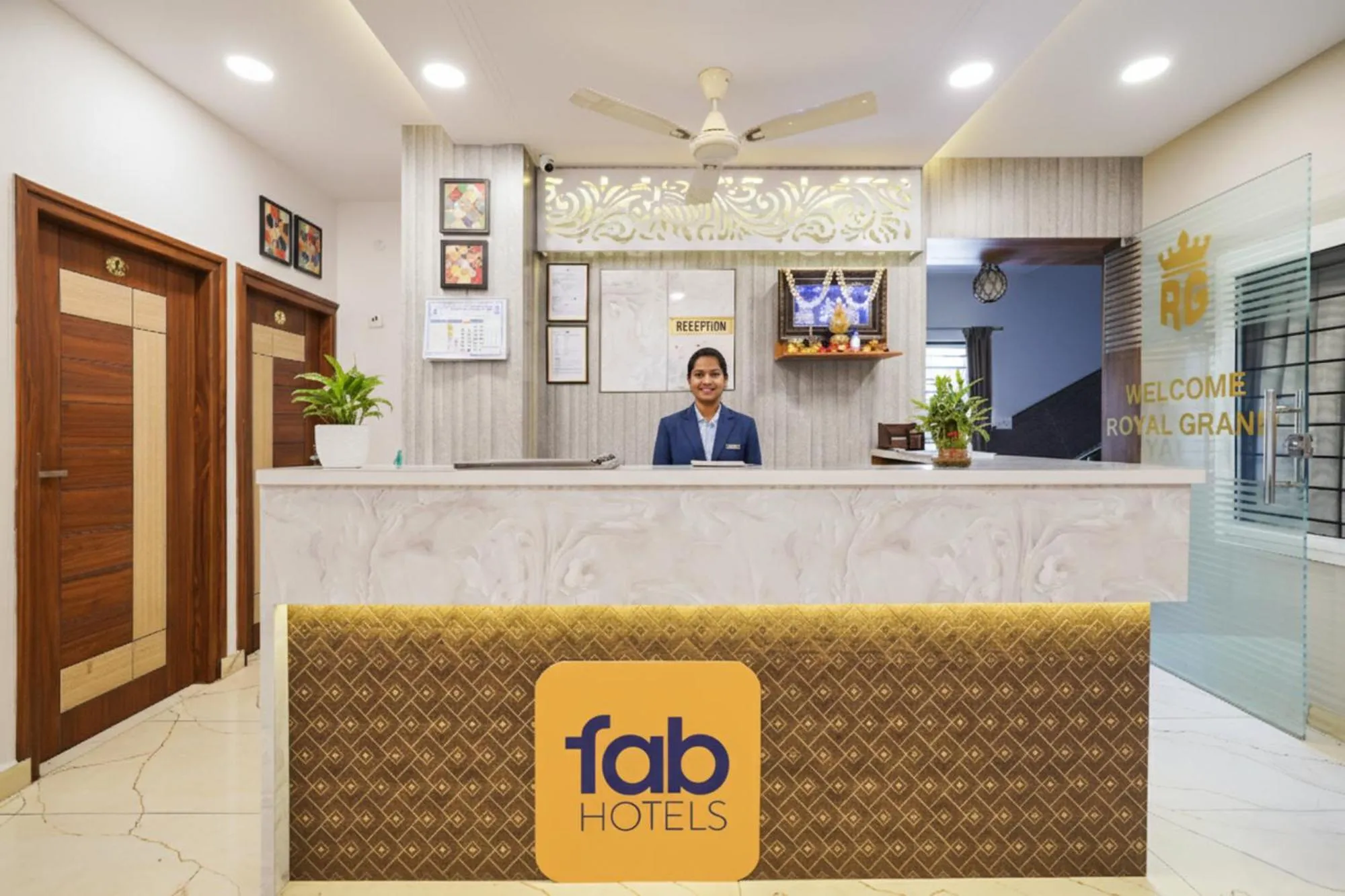Lobby or reception in FabHotel Royal Grand - Basaveshwar Nagar