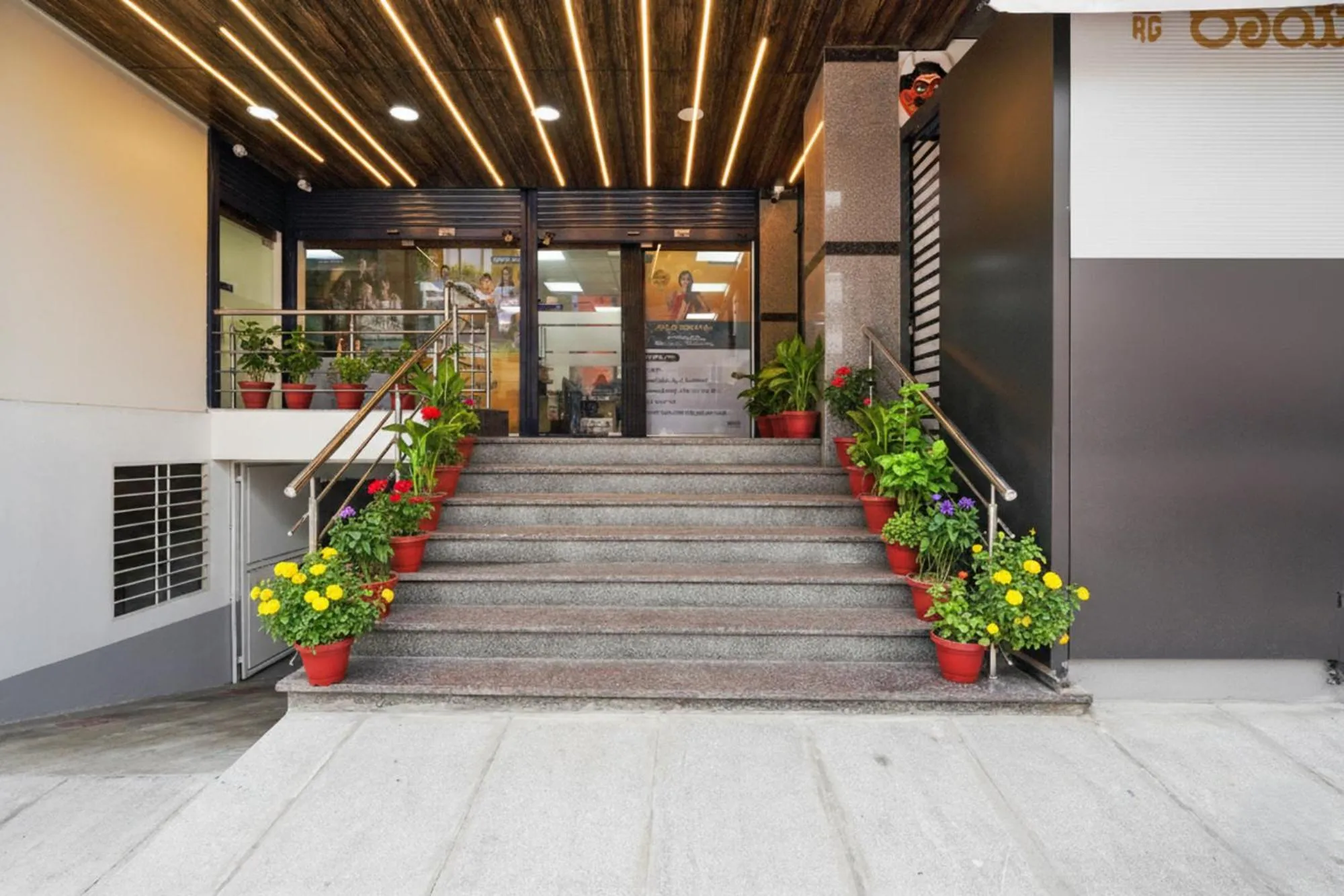Facade/entrance in FabHotel Royal Grand - Basaveshwar Nagar