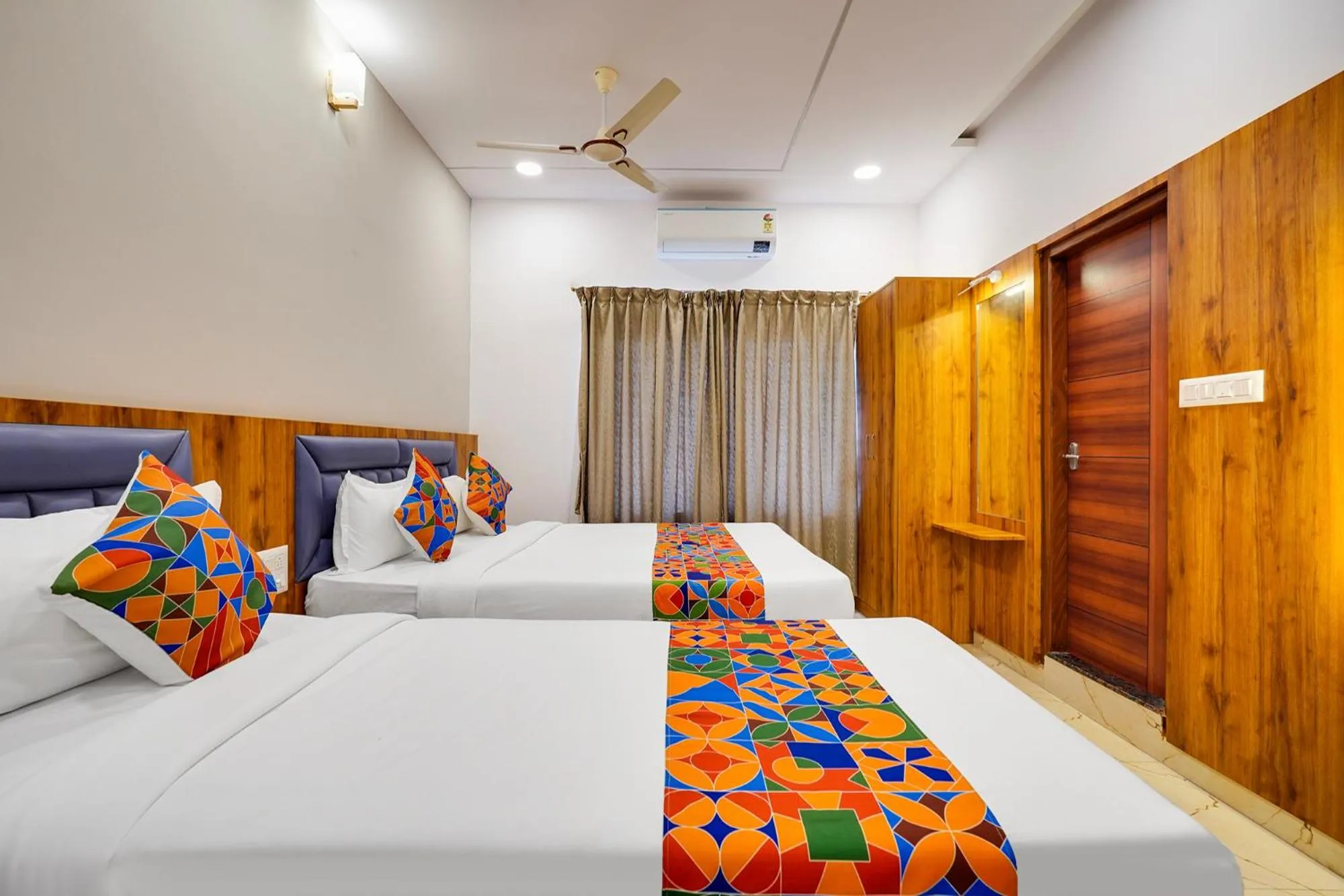 Bed in FabHotel Royal Grand - Basaveshwar Nagar