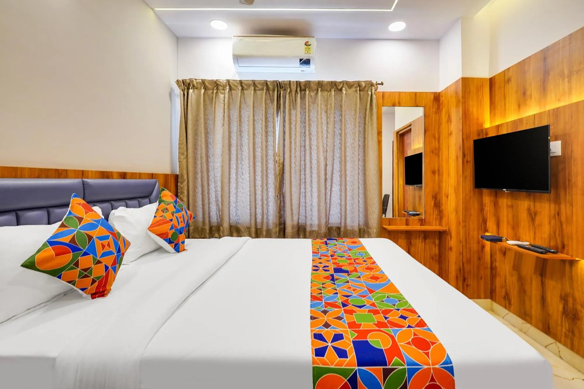 Bed in FabHotel Royal Grand - Basaveshwar Nagar