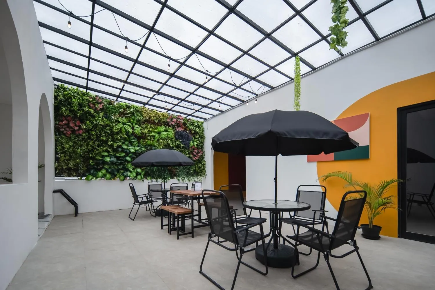 Seating area in Cove Casagio