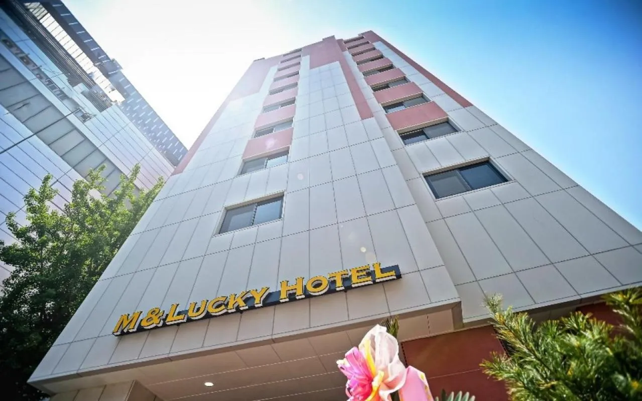 Property building in Mnlucky Hotel