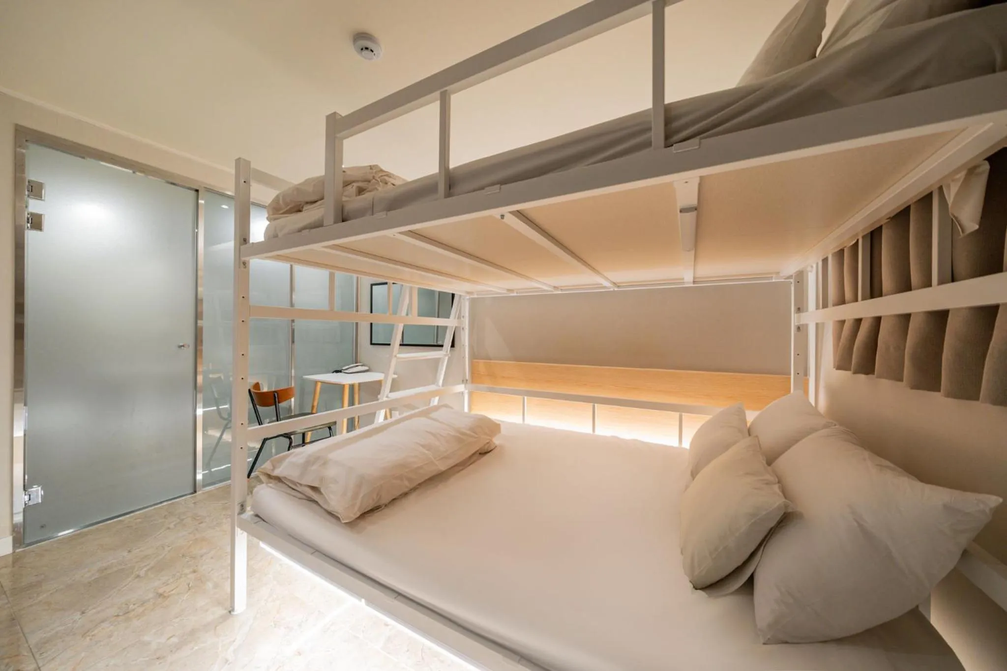 Bed in Mnlucky Hotel