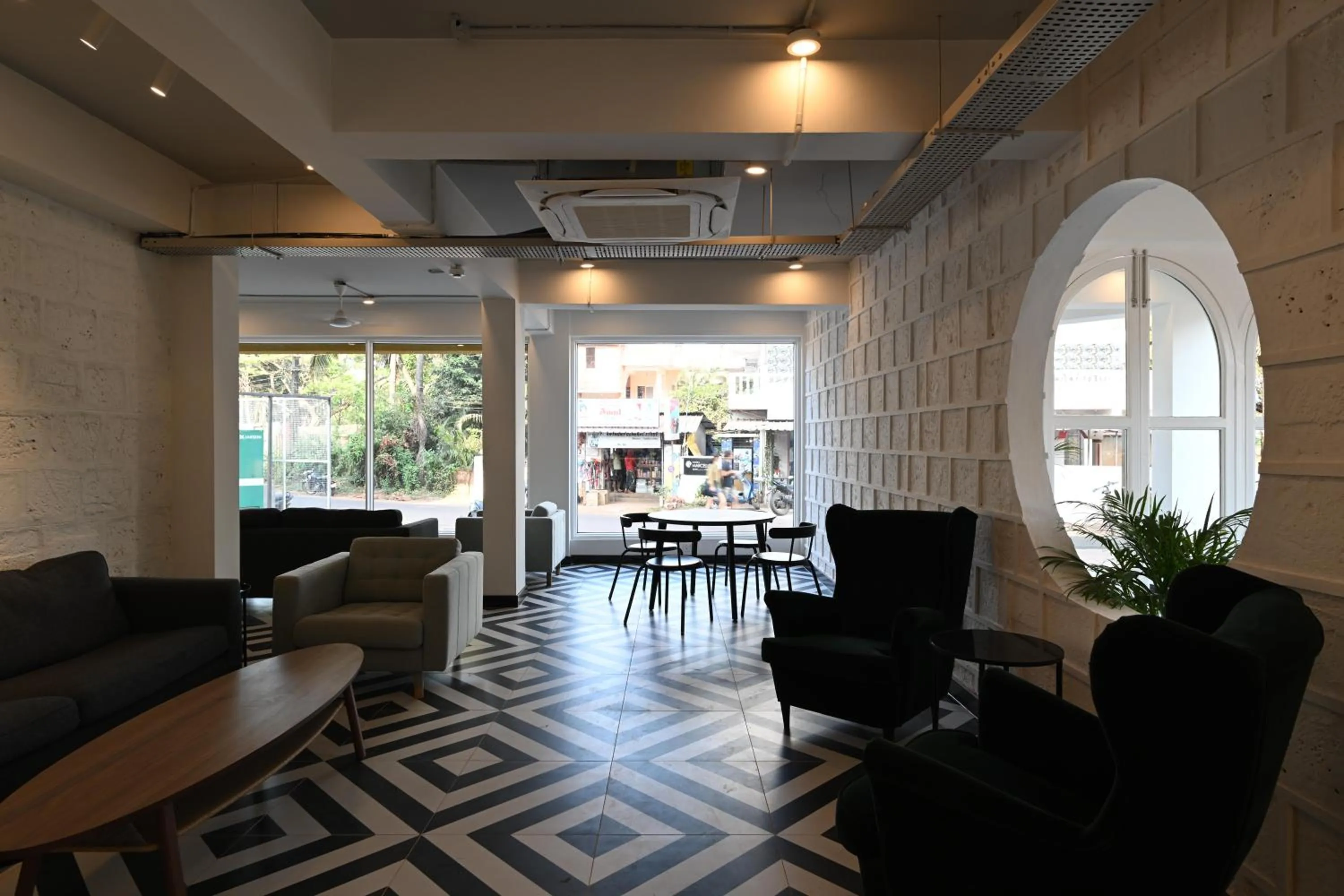 Lobby or reception in Bedzzz Xclusiv Morjim, Goa By Leisure Hotels