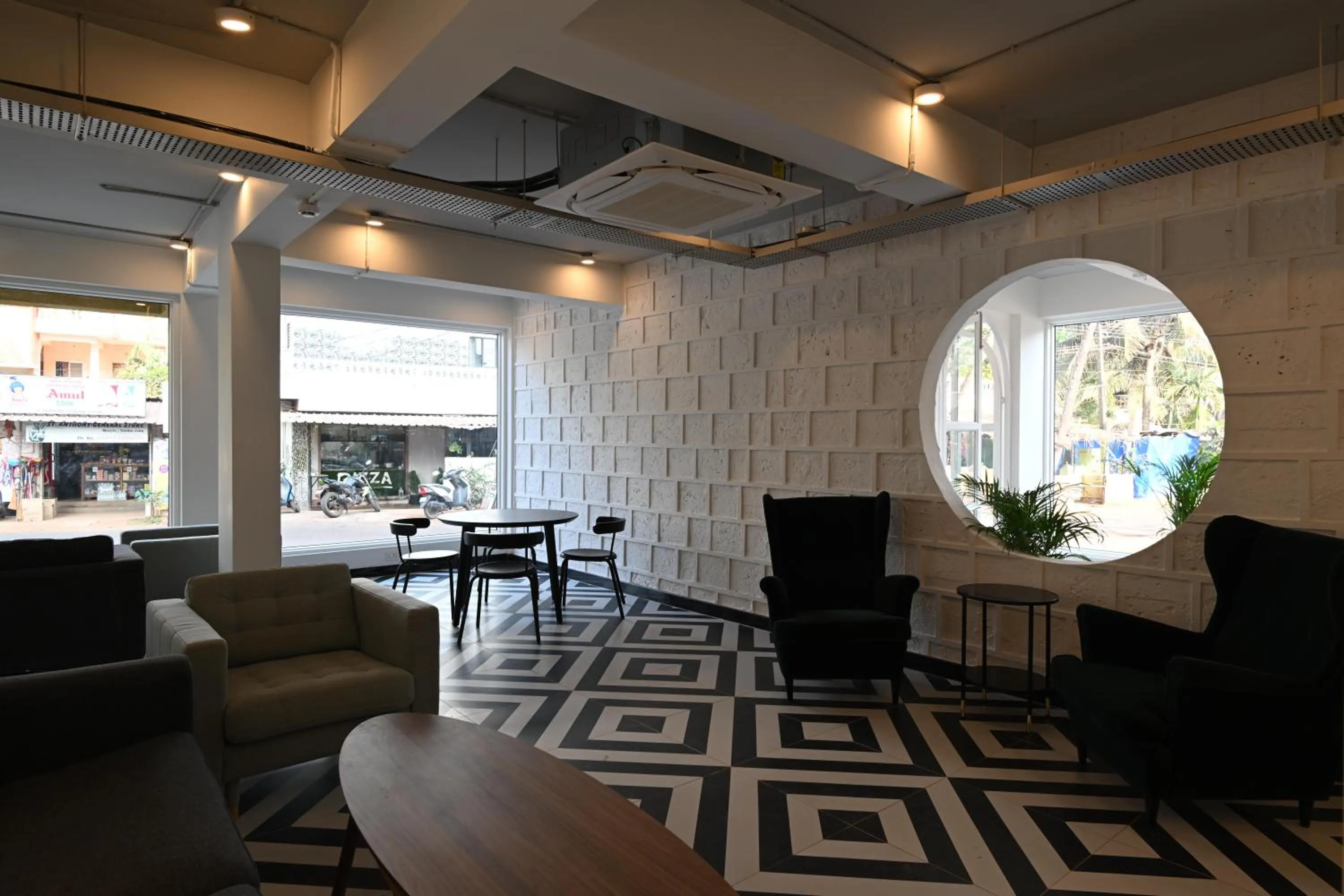 Lobby or reception in Bedzzz Xclusiv Morjim, Goa By Leisure Hotels